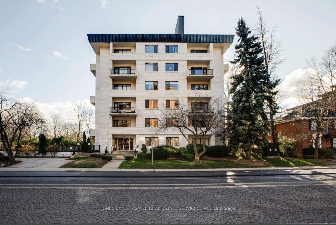 370 Lakeshore Road E 402, Oakville, ON L6J 1J7 photo 2