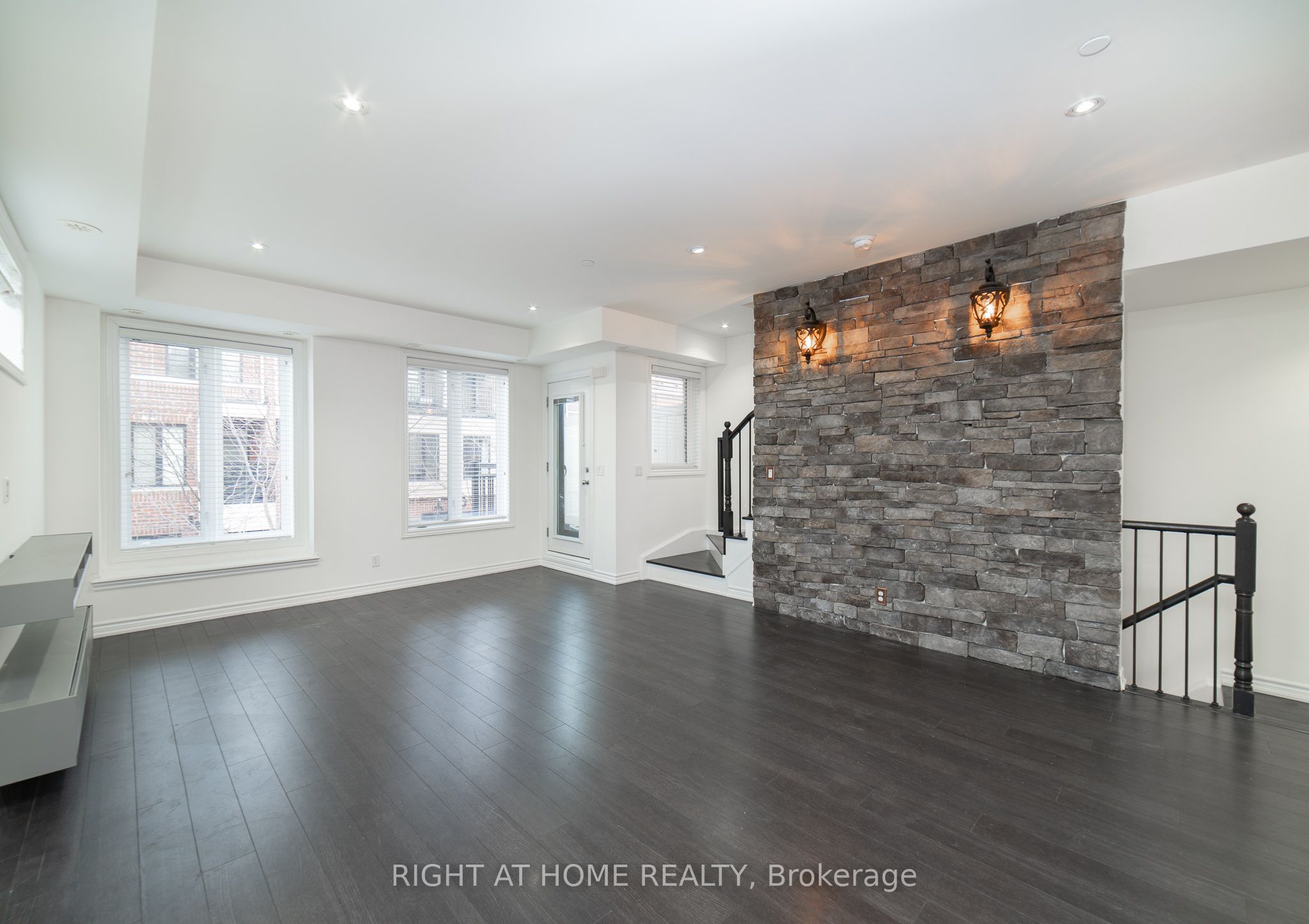 40 Carnation Avenue 109, Toronto, ON M8V 0B8 photo 4