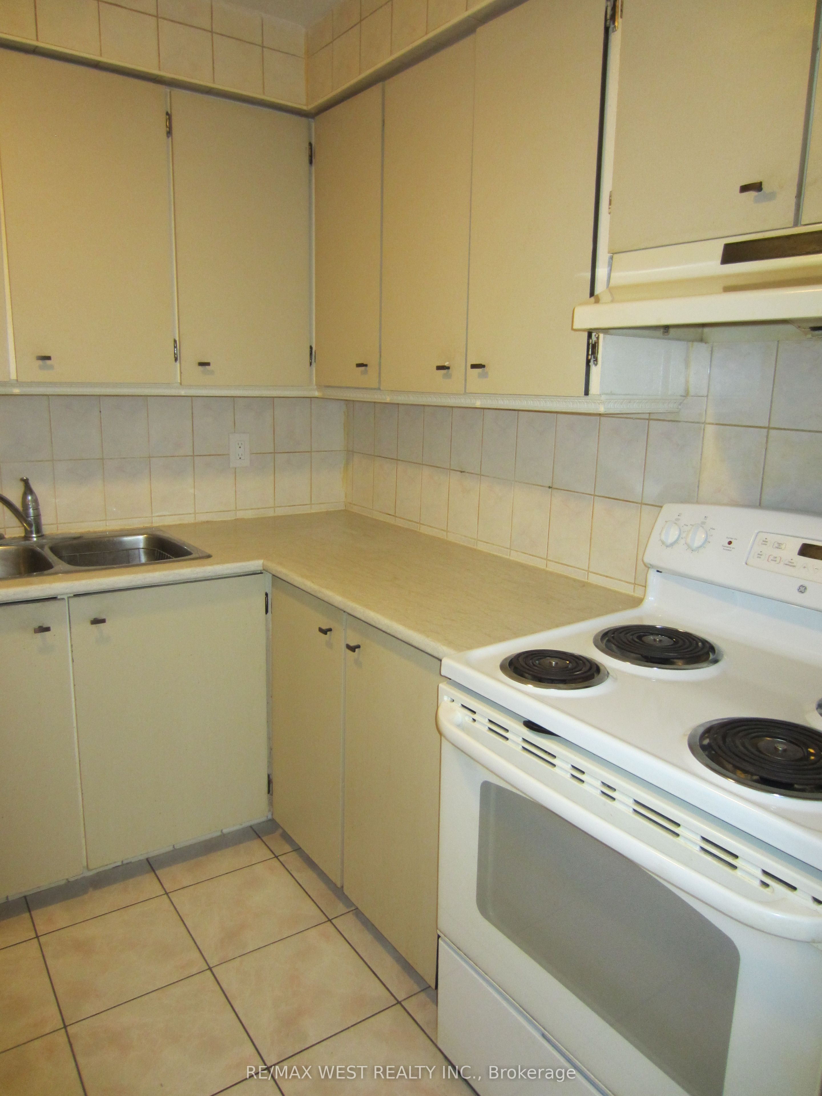 2965 Islington Avenue 8, Toronto, ON M9L 2K8 photo 3