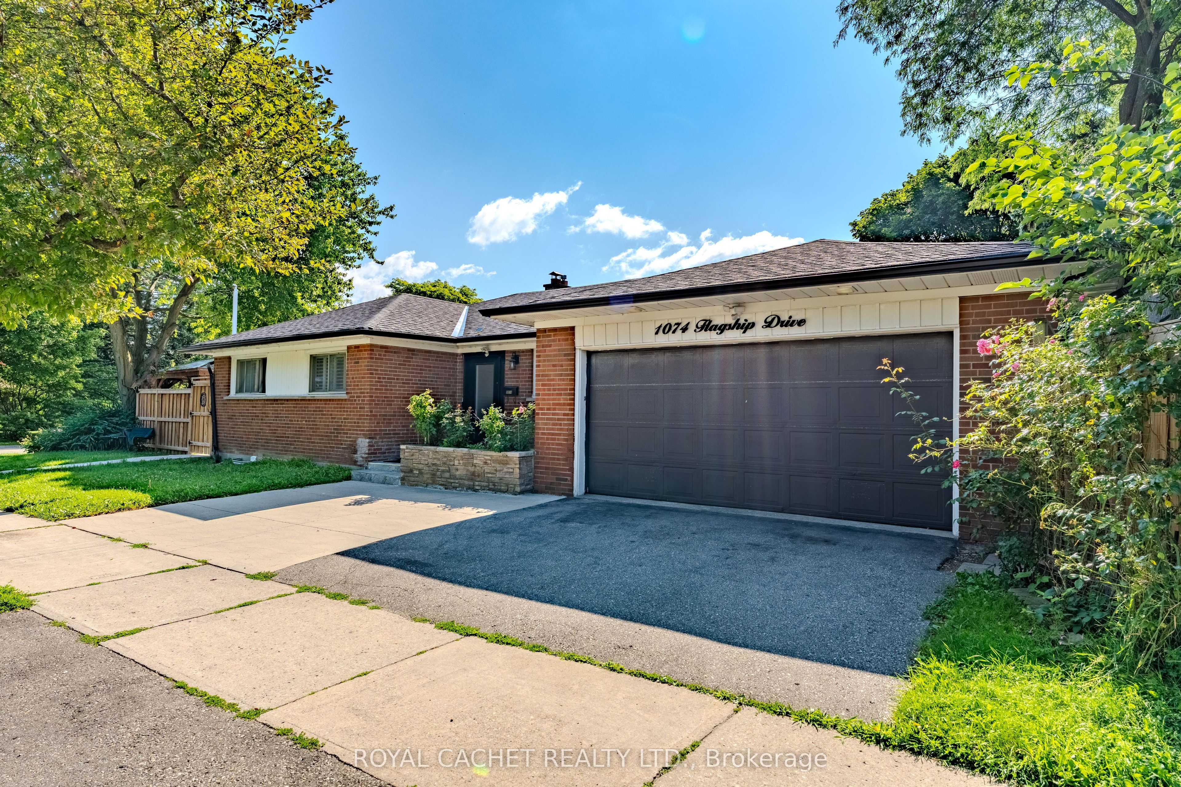 1074 Flagship Drive, Mississauga, ON L4Y 2J7