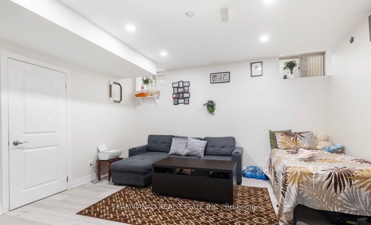 61 Degrey Drive Basement, Brampton, ON L6P 4L7 photo 4