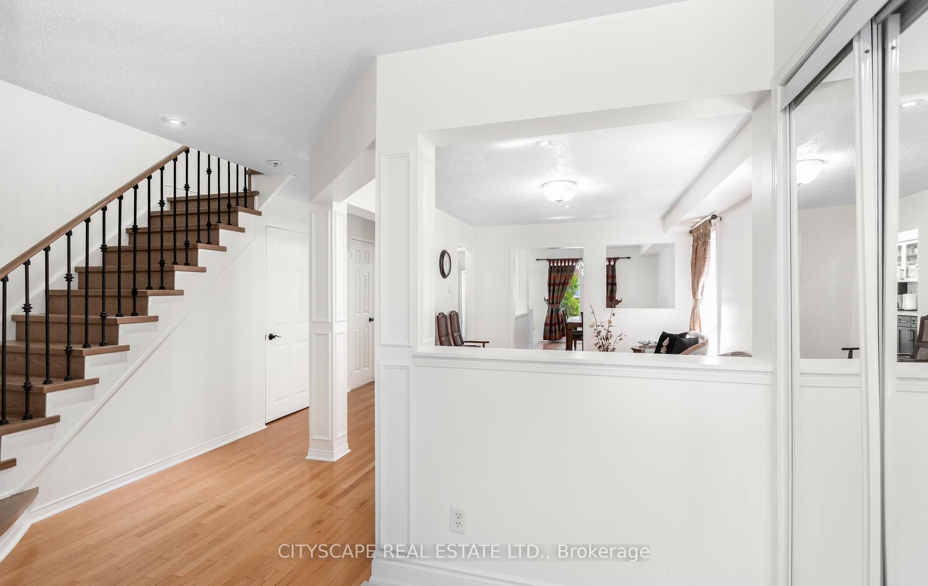 5685 Topaz Place, Mississauga, ON L5M 7B8 photo 4
