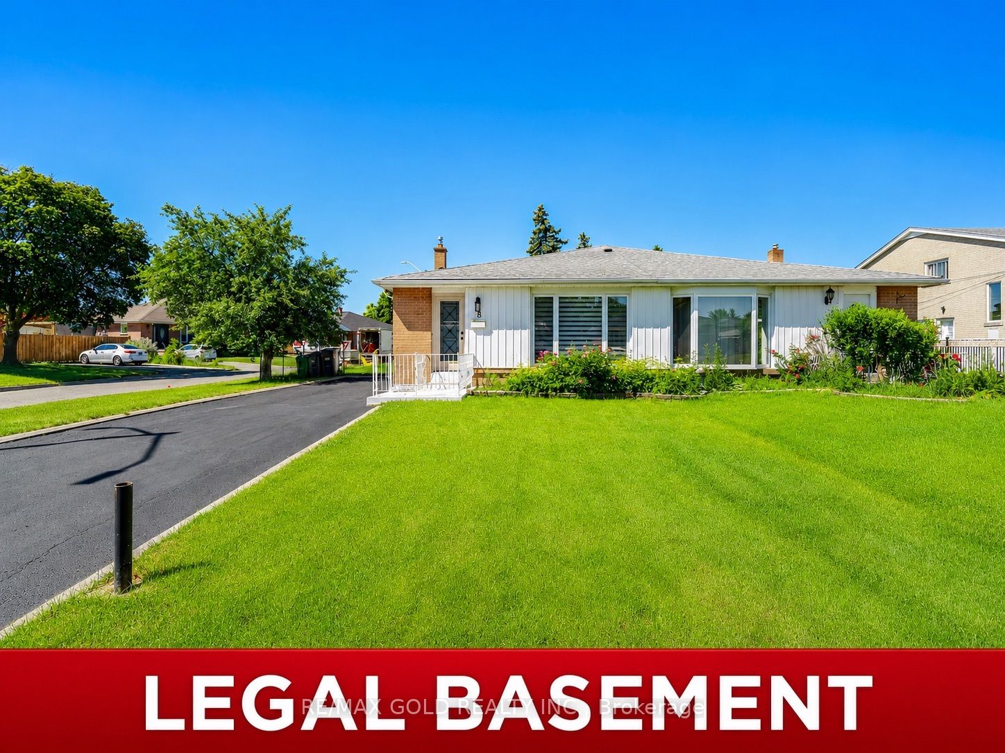 8 Athlone Avenue, Brampton, ON L6T 2N7