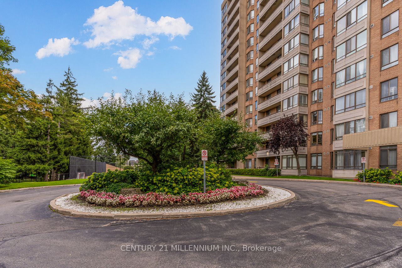 5 Lisa Street 604, Brampton, ON L6T 4T4 photo 2