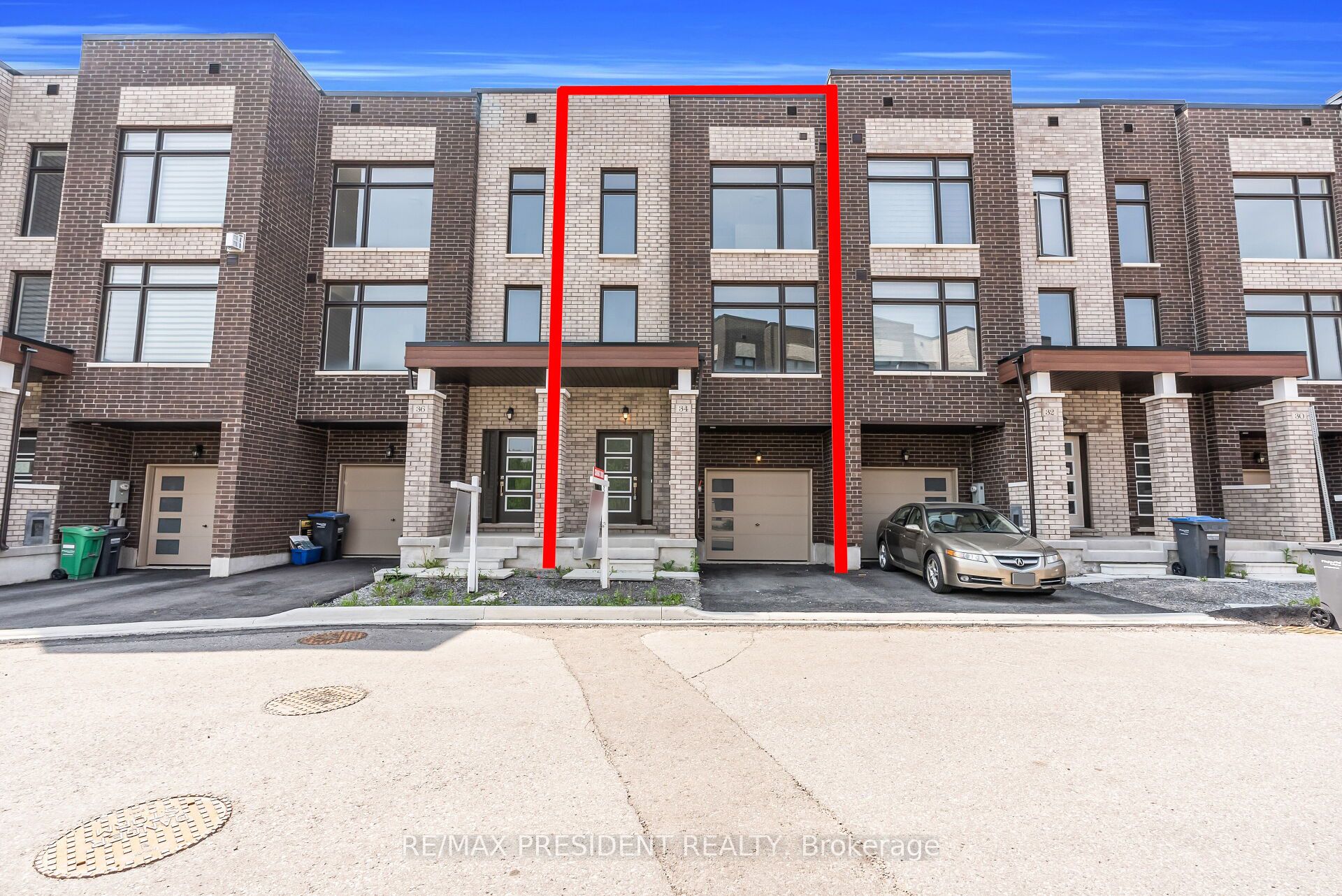 34 Queenpost Drive E, Brampton, ON L6Y 6L2 photo 2