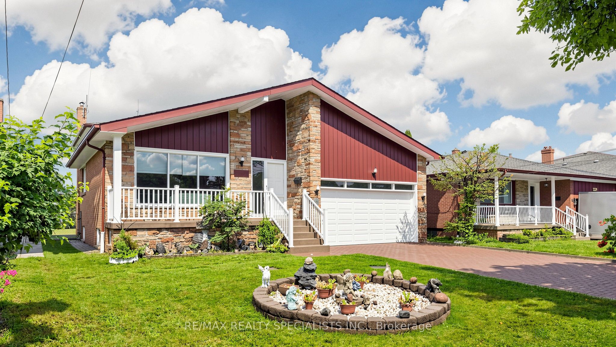 2385 Hensall Street, Mississauga, ON L5A 2T1