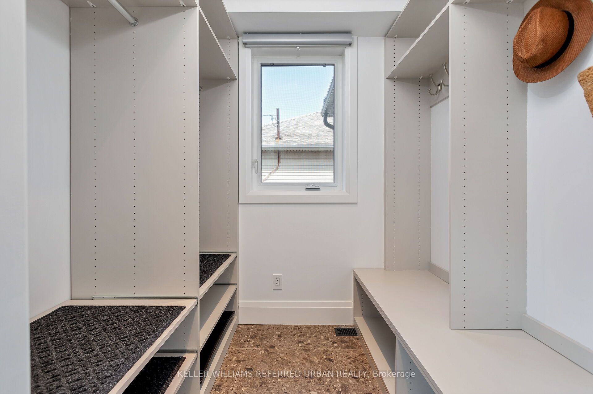25 Delma Drive, Toronto, ON M8W 4N3 photo 5