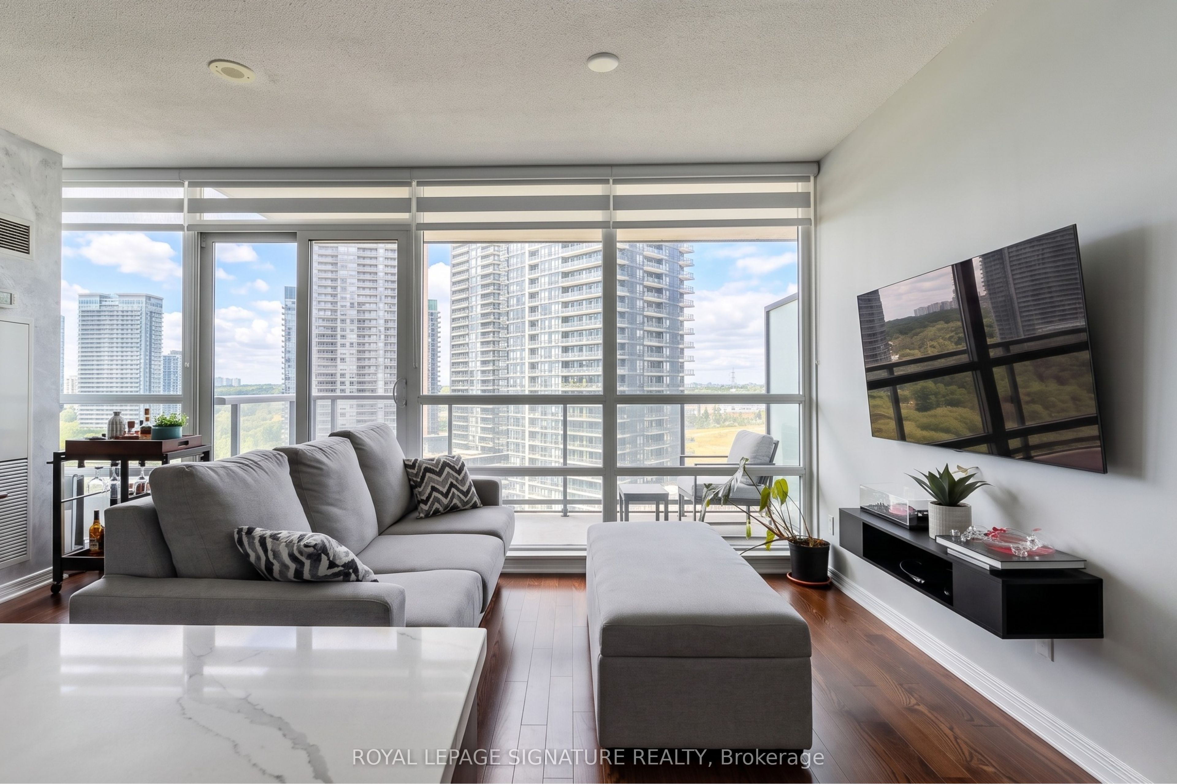2230 Lake Shore Boulevard 1505, Toronto, ON M8V 0B2 photo 4