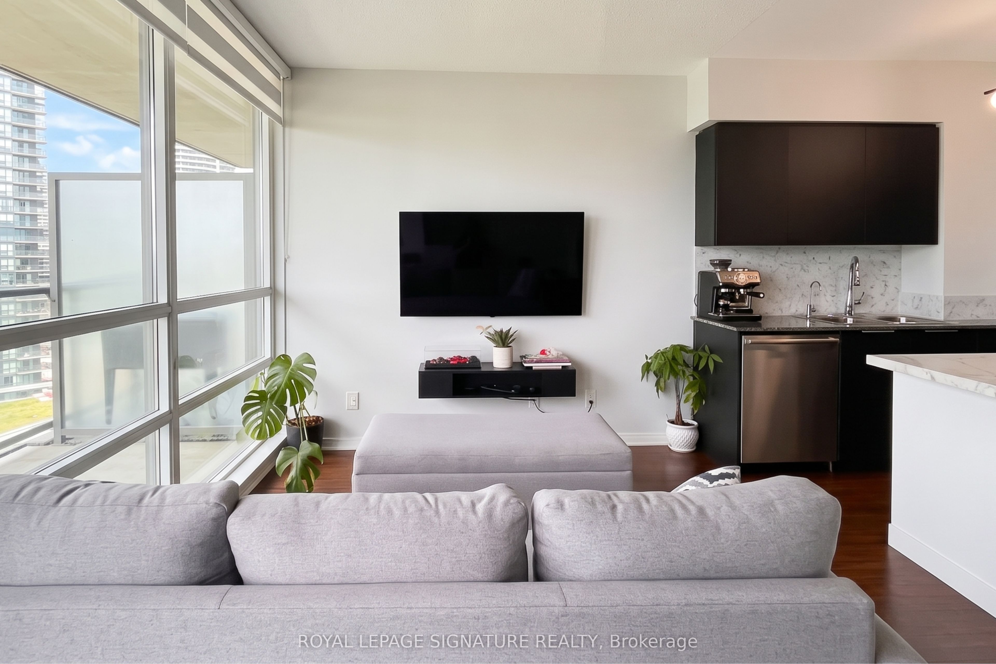 2230 Lake Shore Boulevard 1505, Toronto, ON M8V 0B2 photo 5