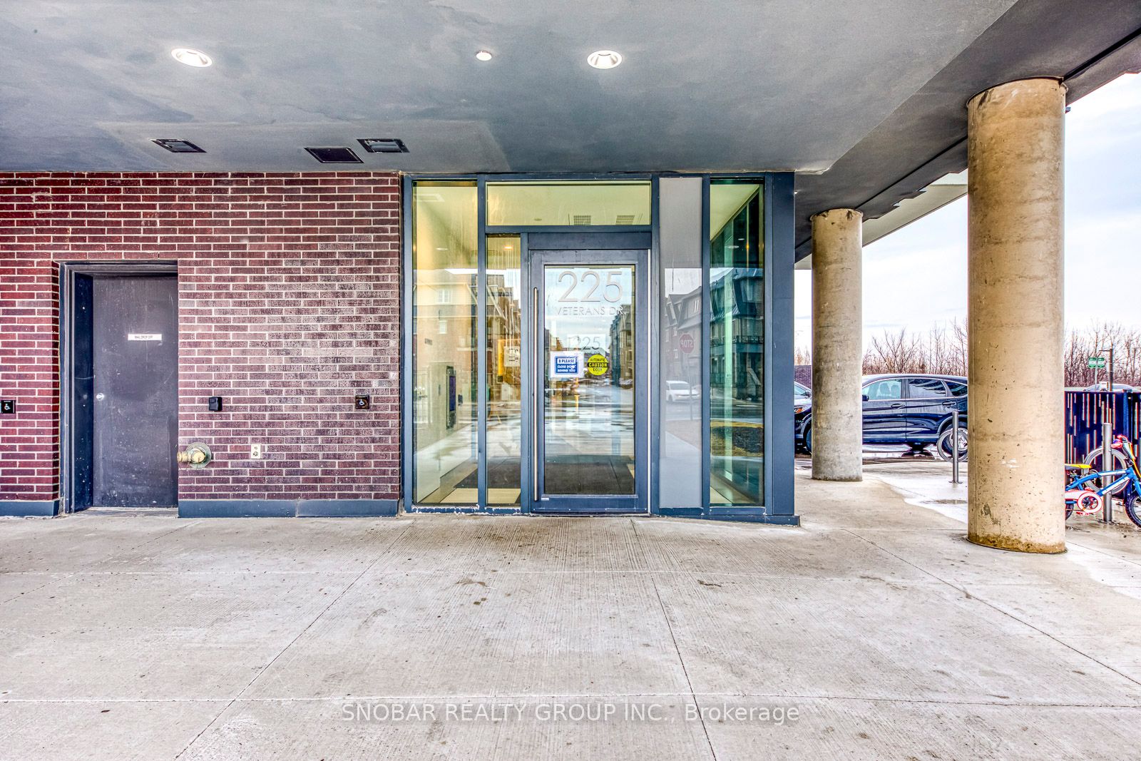 225 Veterans Drive 907, Brampton, ON L7A 0B6 photo 3