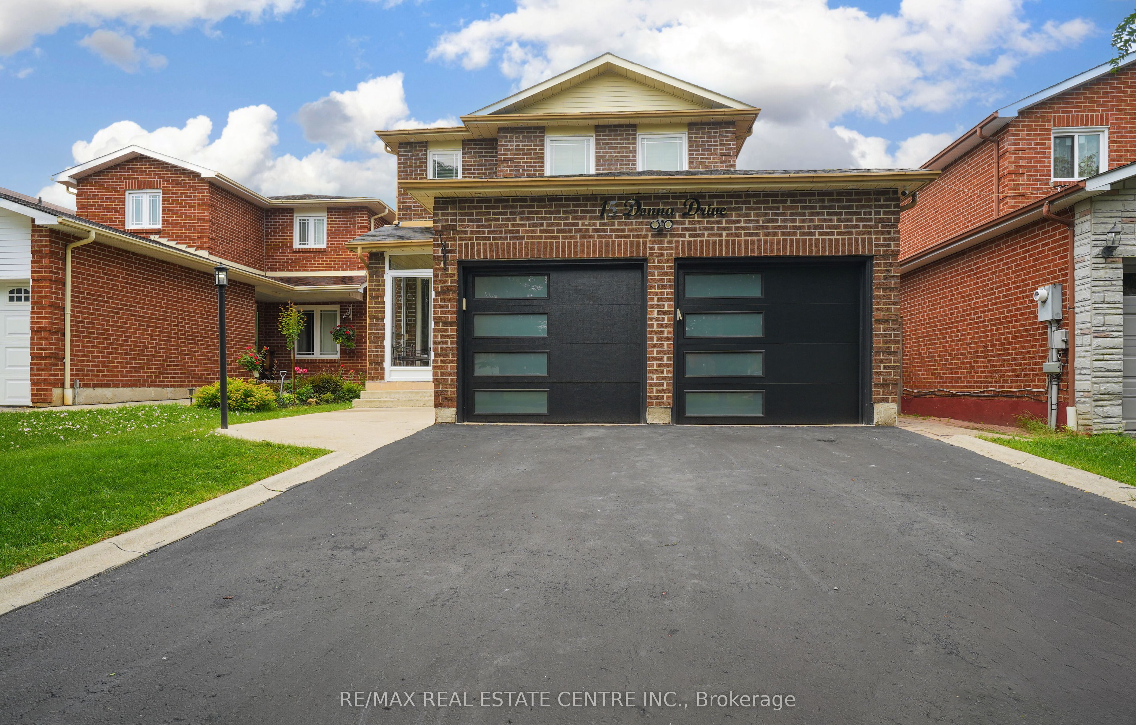 15 Donna Drive, Brampton, ON L6Z 3T3 photo 2