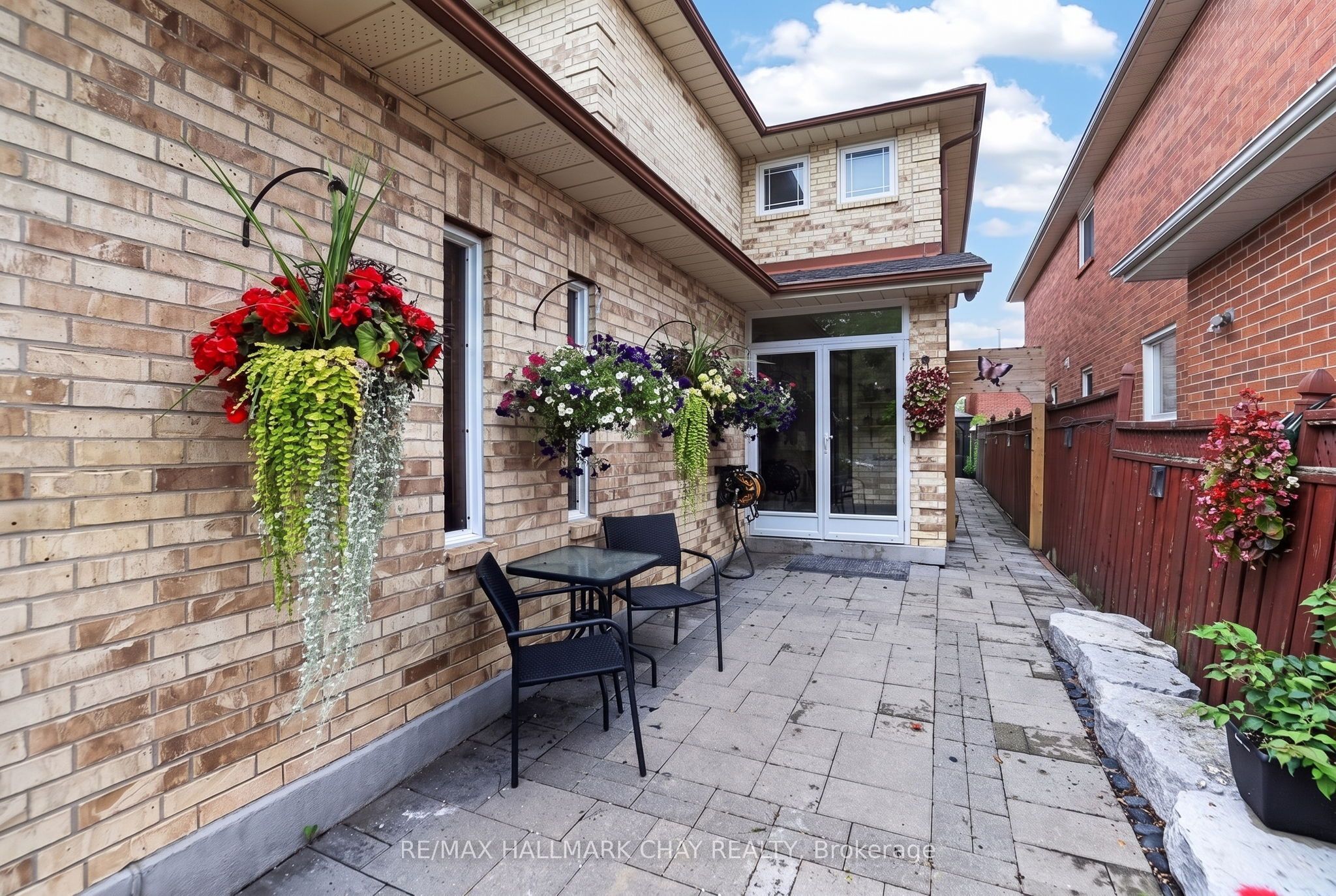 76 Donna Drive, Brampton, ON L6Z 3T8 photo 3