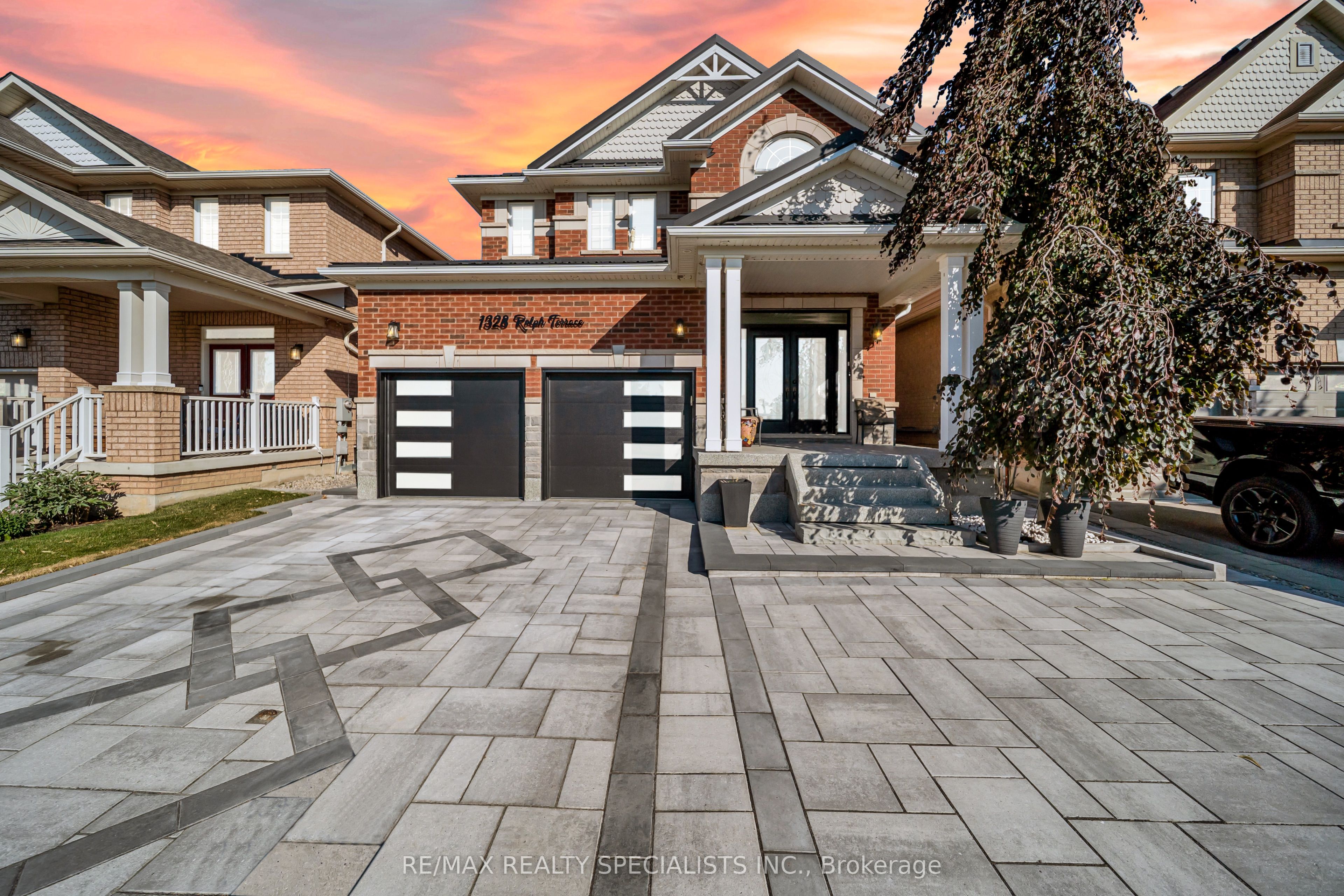 1328 Rolph Terrace, Milton, ON L9T 7C8 photo 2