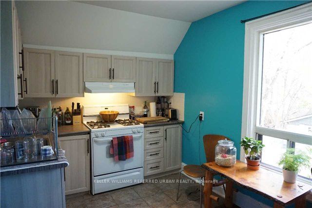 591 Jane Street Upper, Toronto, ON M6S 4A3