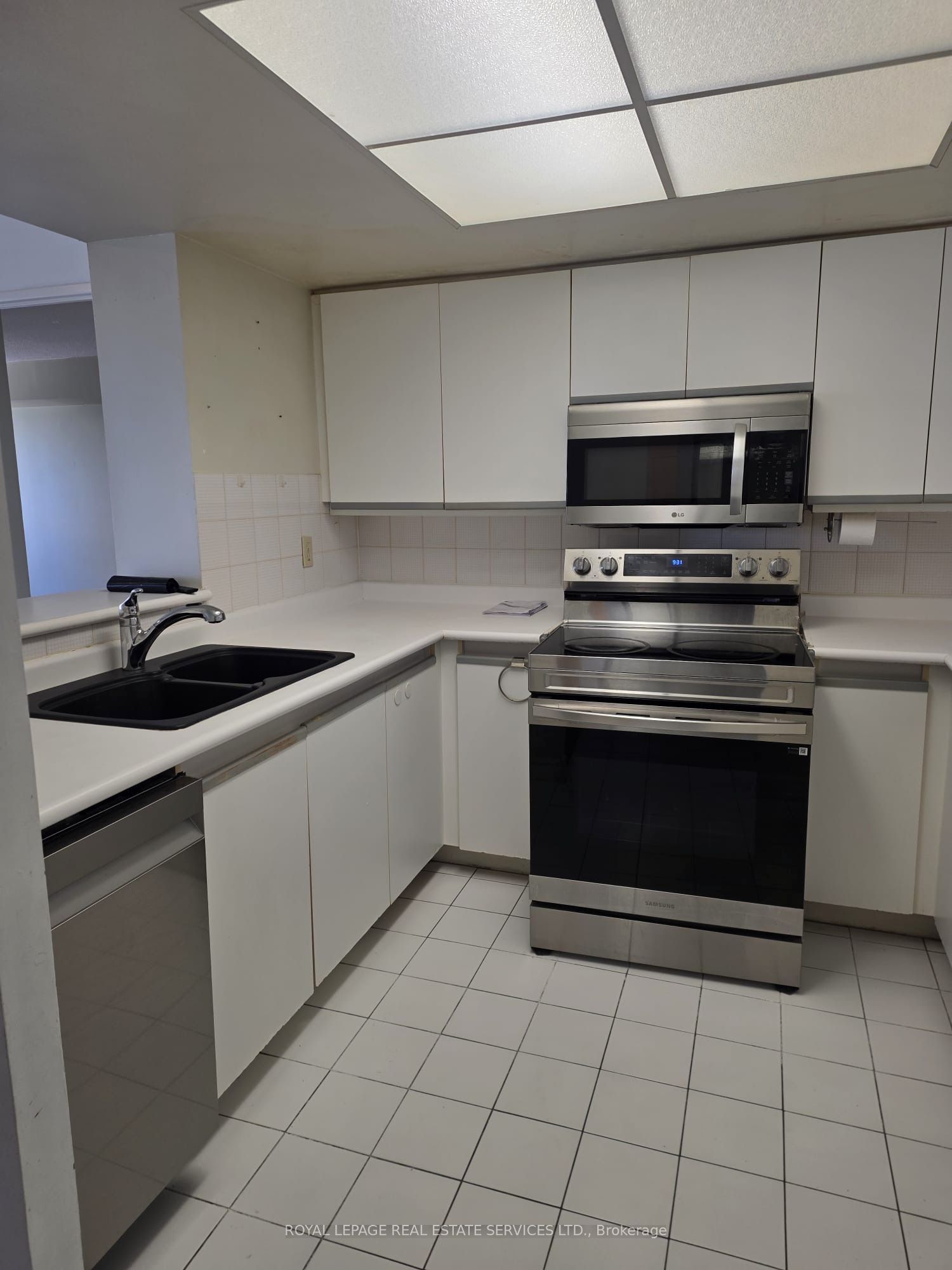 335 Webb Drive 708, Mississauga, ON L5B 4A1