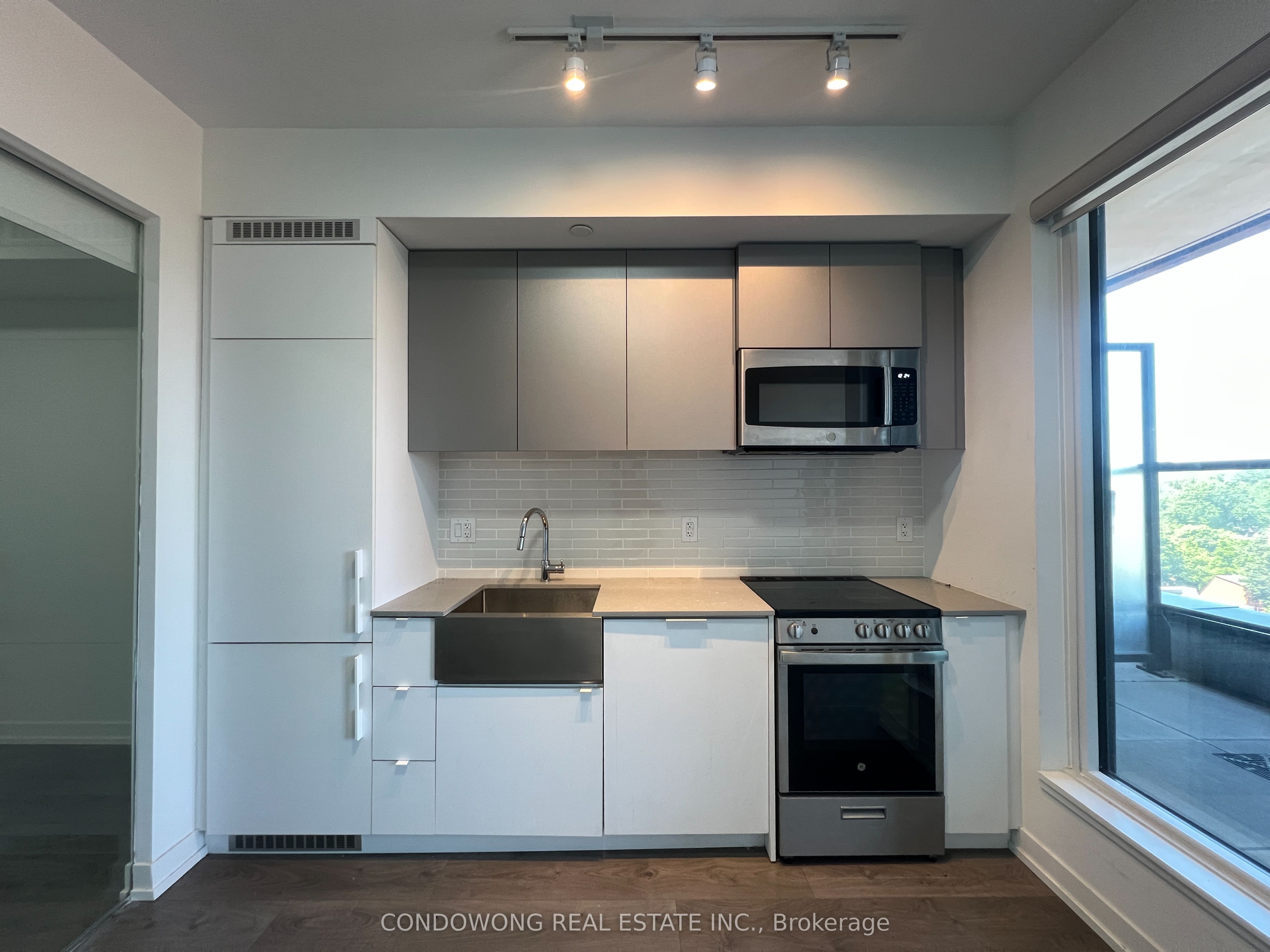 270 Dufferin Street 619, Toronto, ON M6K 0H8 photo 2