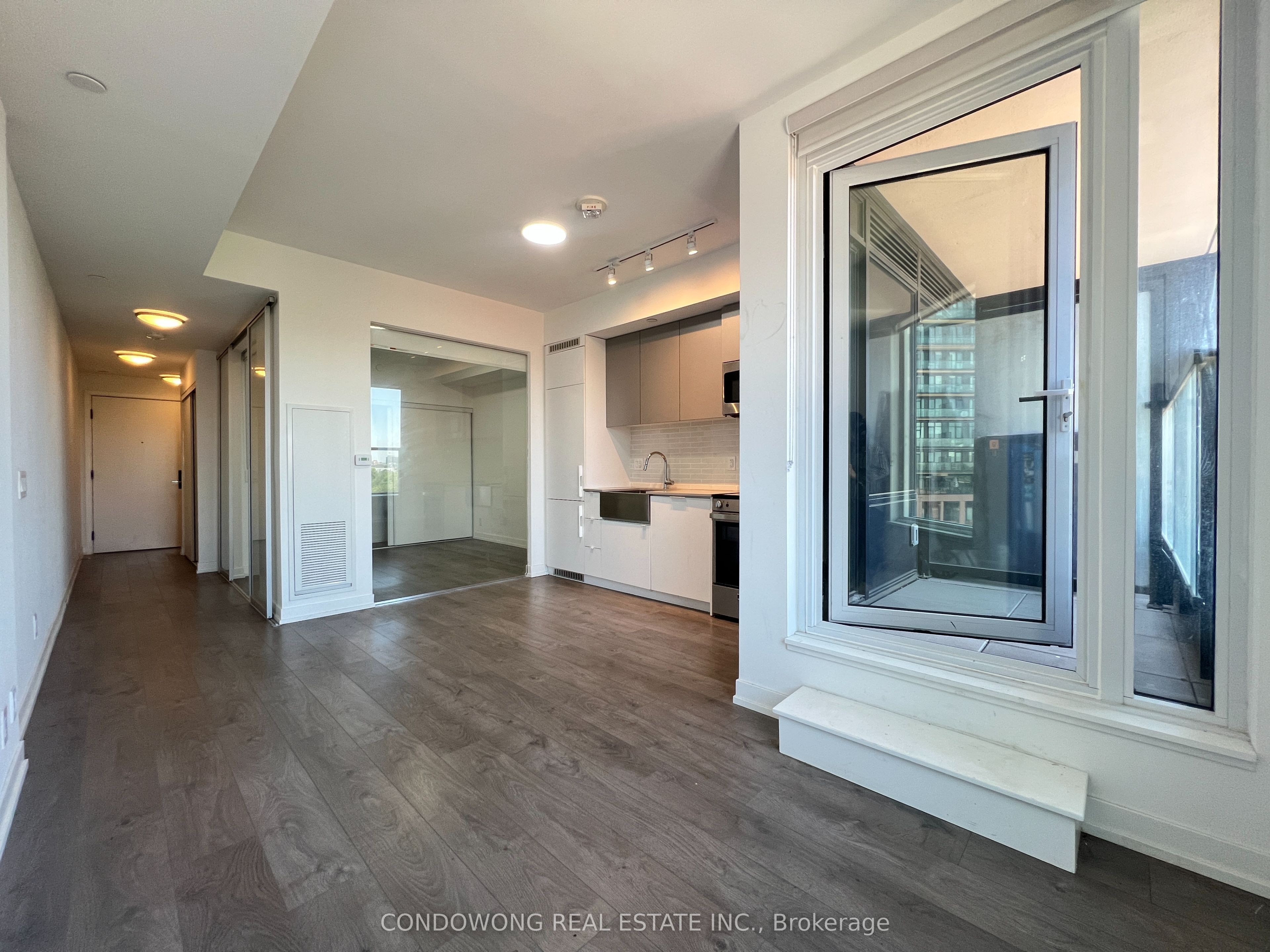 270 Dufferin Street 619, Toronto, ON M6K 0H8 photo 3