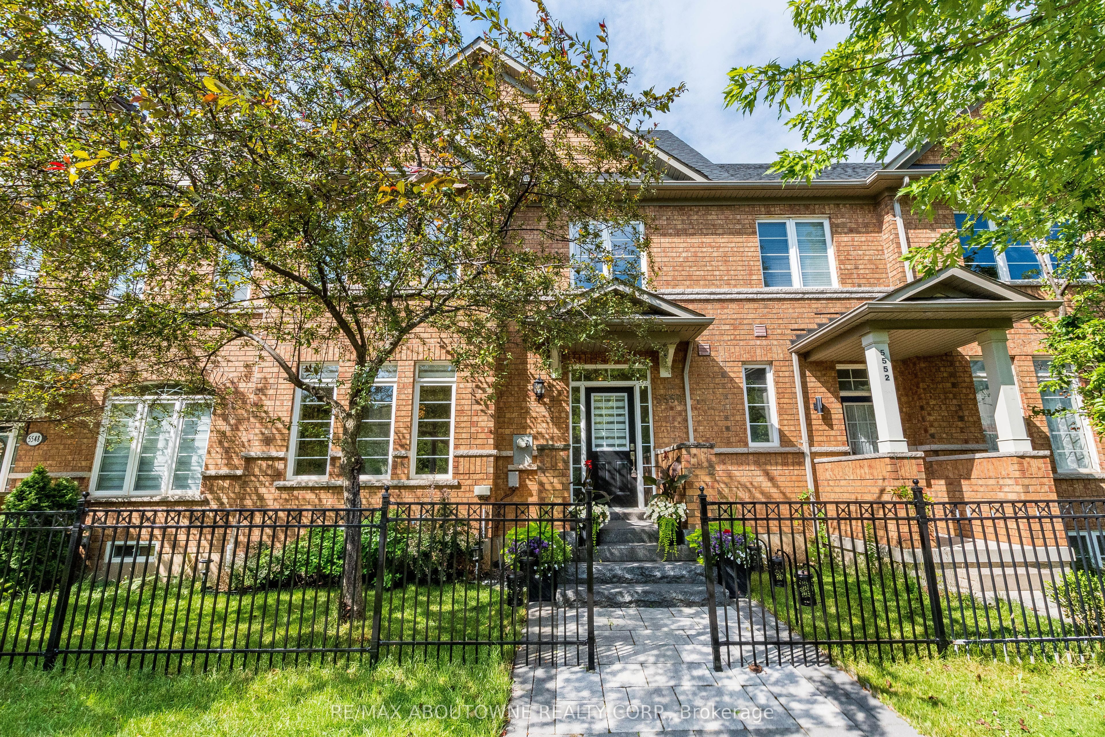 5550 Tenth Line W, Mississauga, ON L5M 0G2 photo 3