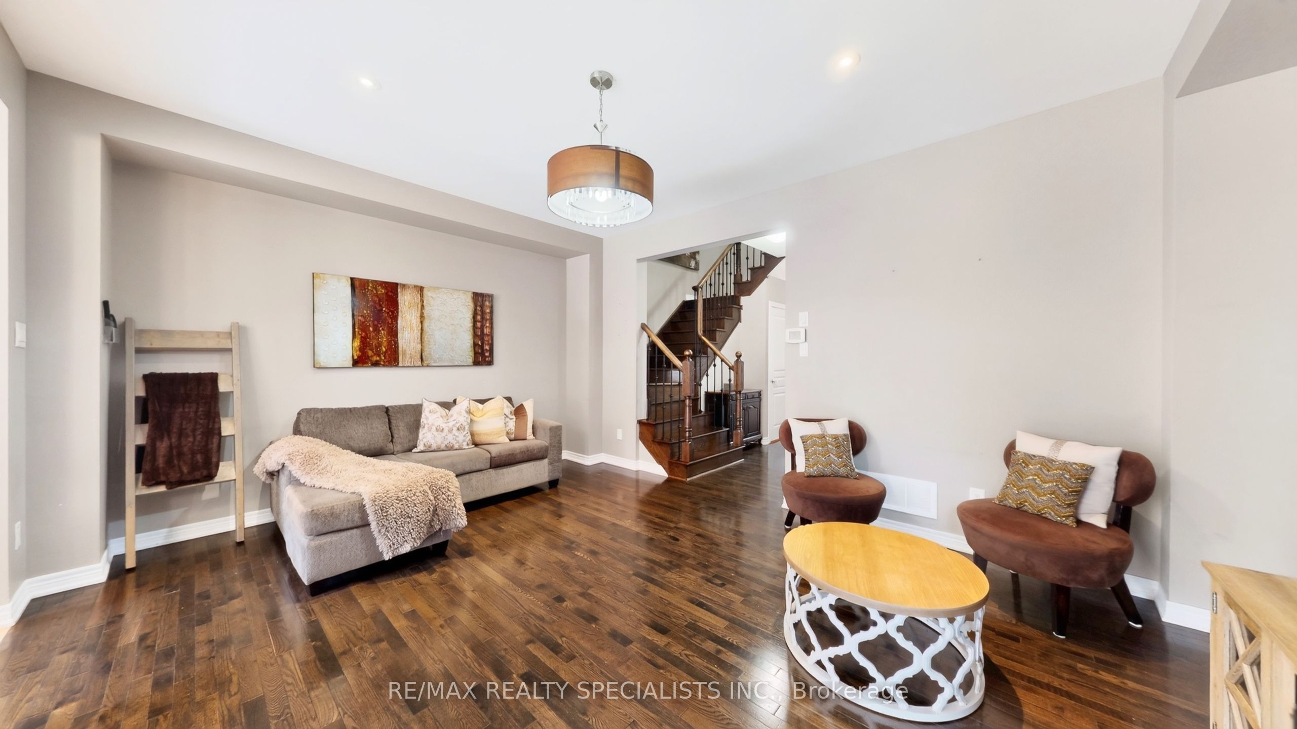 30 Pendulum Circle, Brampton, ON L6R 3N6 photo 4