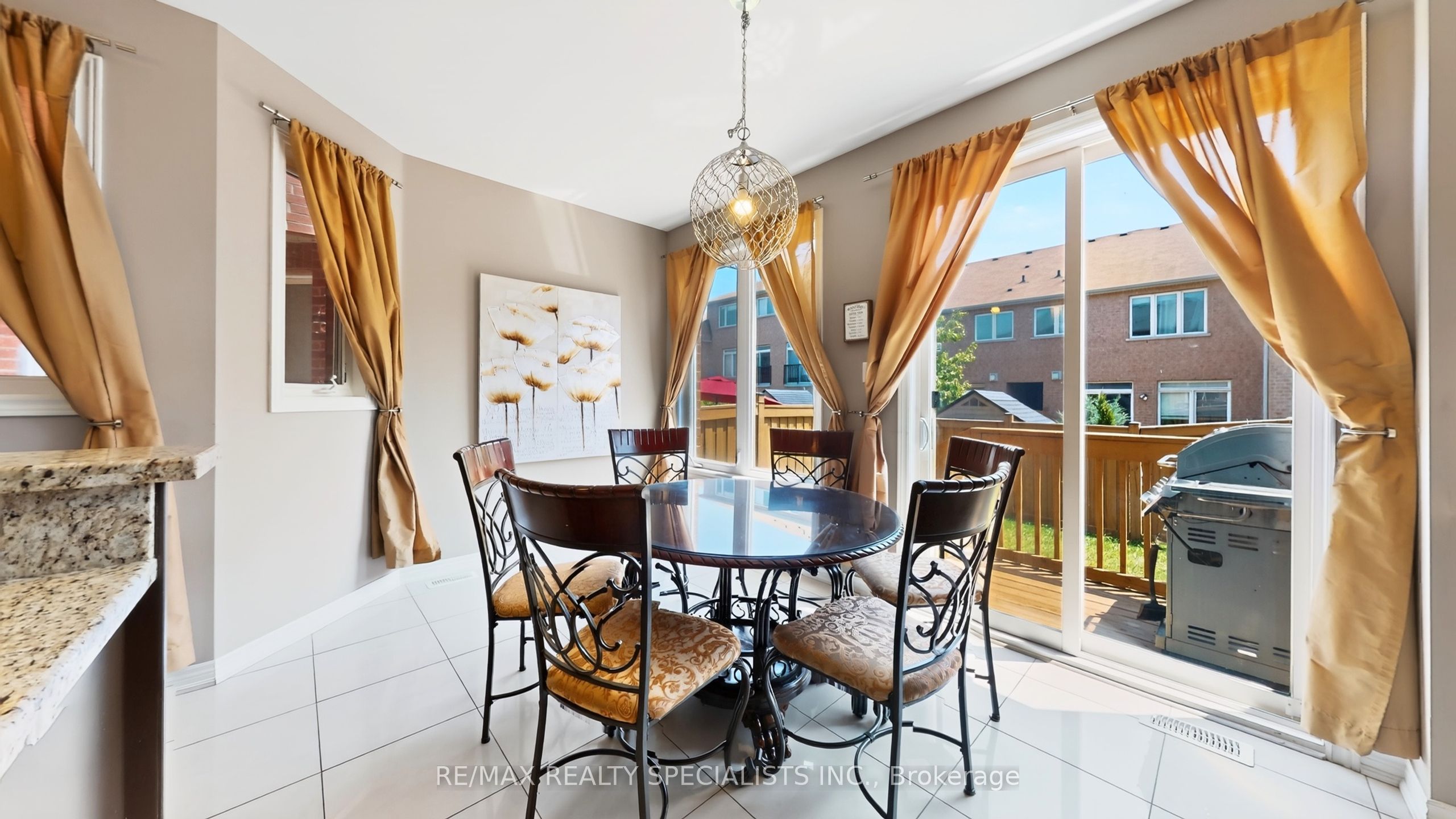 30 Pendulum Circle, Brampton, ON L6R 3N6 photo 5
