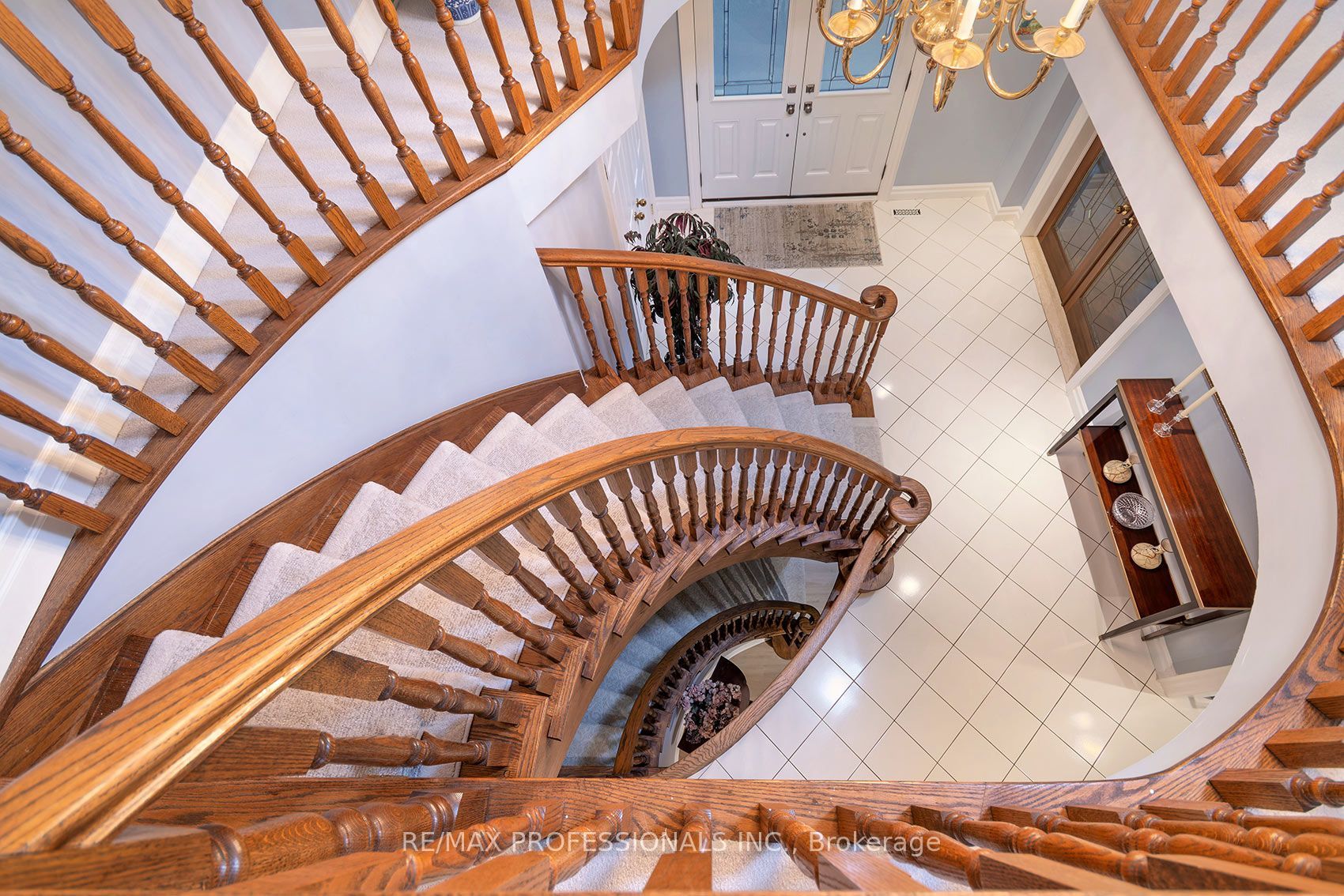 1820 Shady Creek Court, Mississauga, ON L5L 3W2 photo 4