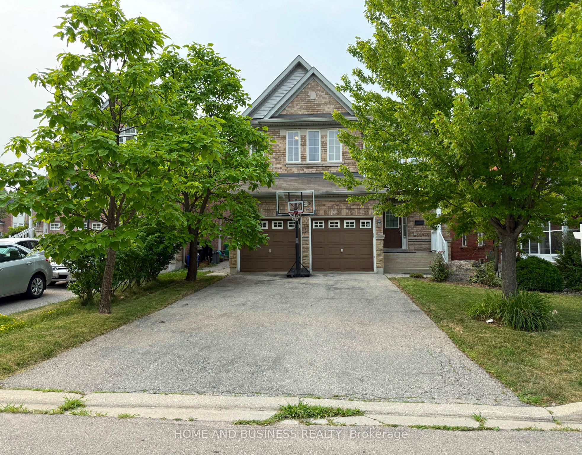 3285 Paul Henderson Drive, Mississauga, ON L5M 0H5