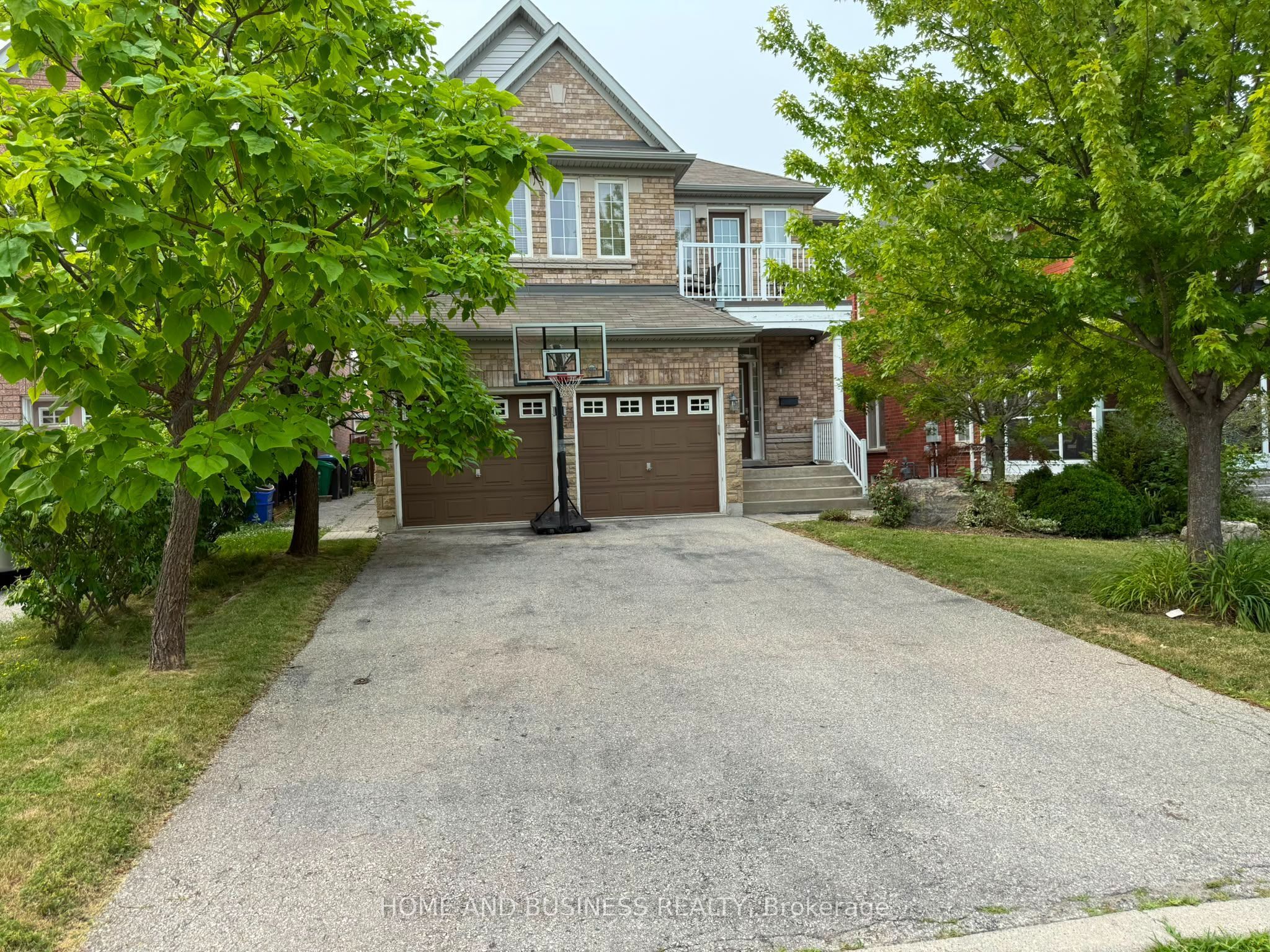 3285 Paul Henderson Drive, Mississauga, ON L5M 0H5 photo 2