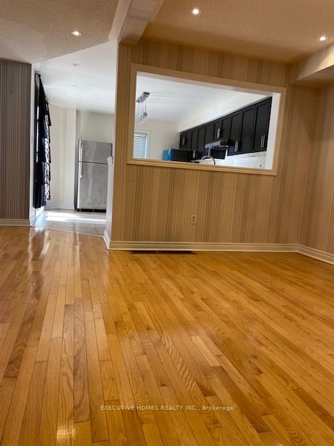 3883 Manatee Way (Main) Way, Mississauga, ON L5M 6P7 photo 3