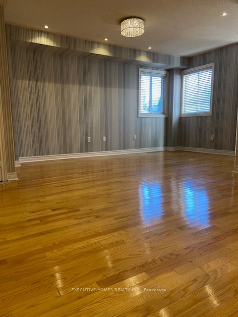 3883 Manatee Way (Main) Way, Mississauga, ON L5M 6P7 photo 5