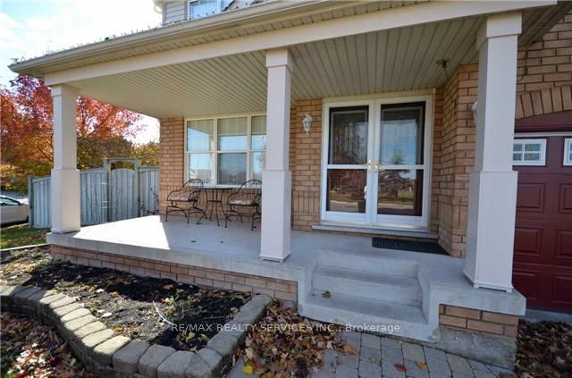 6 Navy Crescent, Brampton, ON L7A 1P4 photo 2