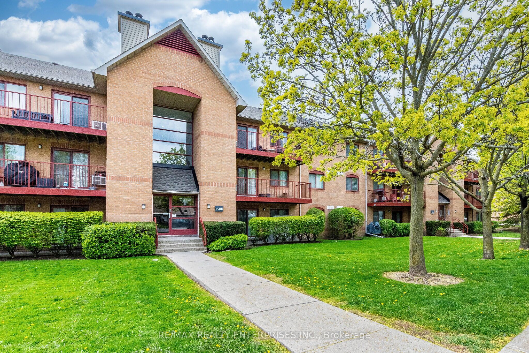 1508 Pilgrims Way 832, Oakville, ON L6M 3H1 photo 2