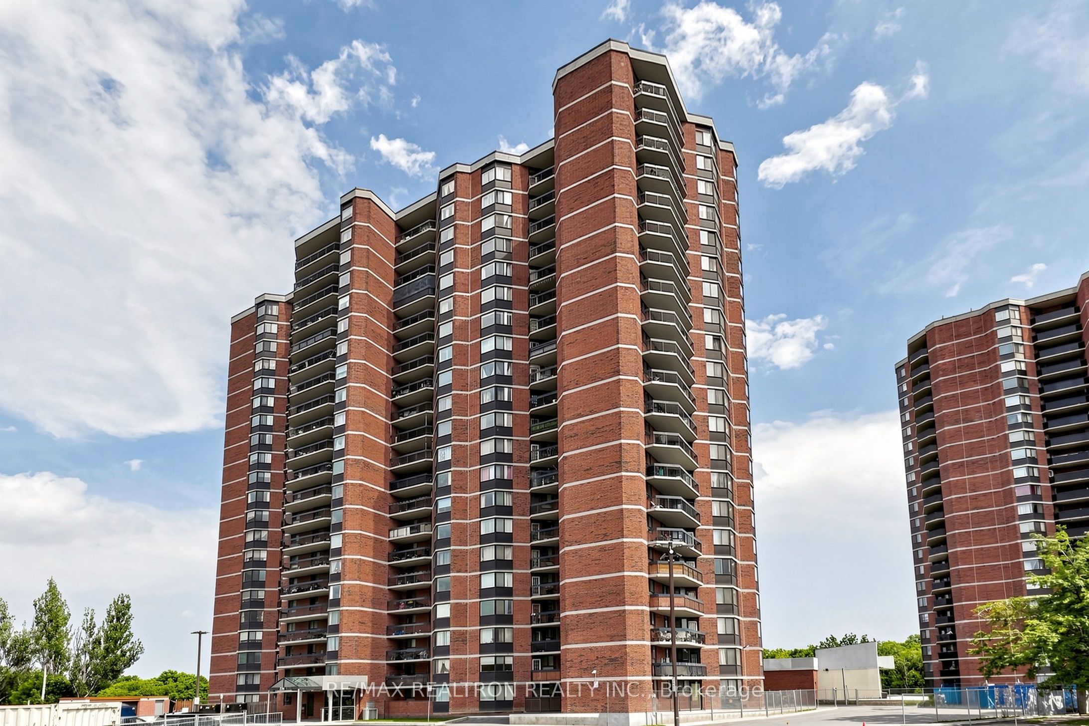 236 Albion Road 1902, Toronto, ON M9W 6A6