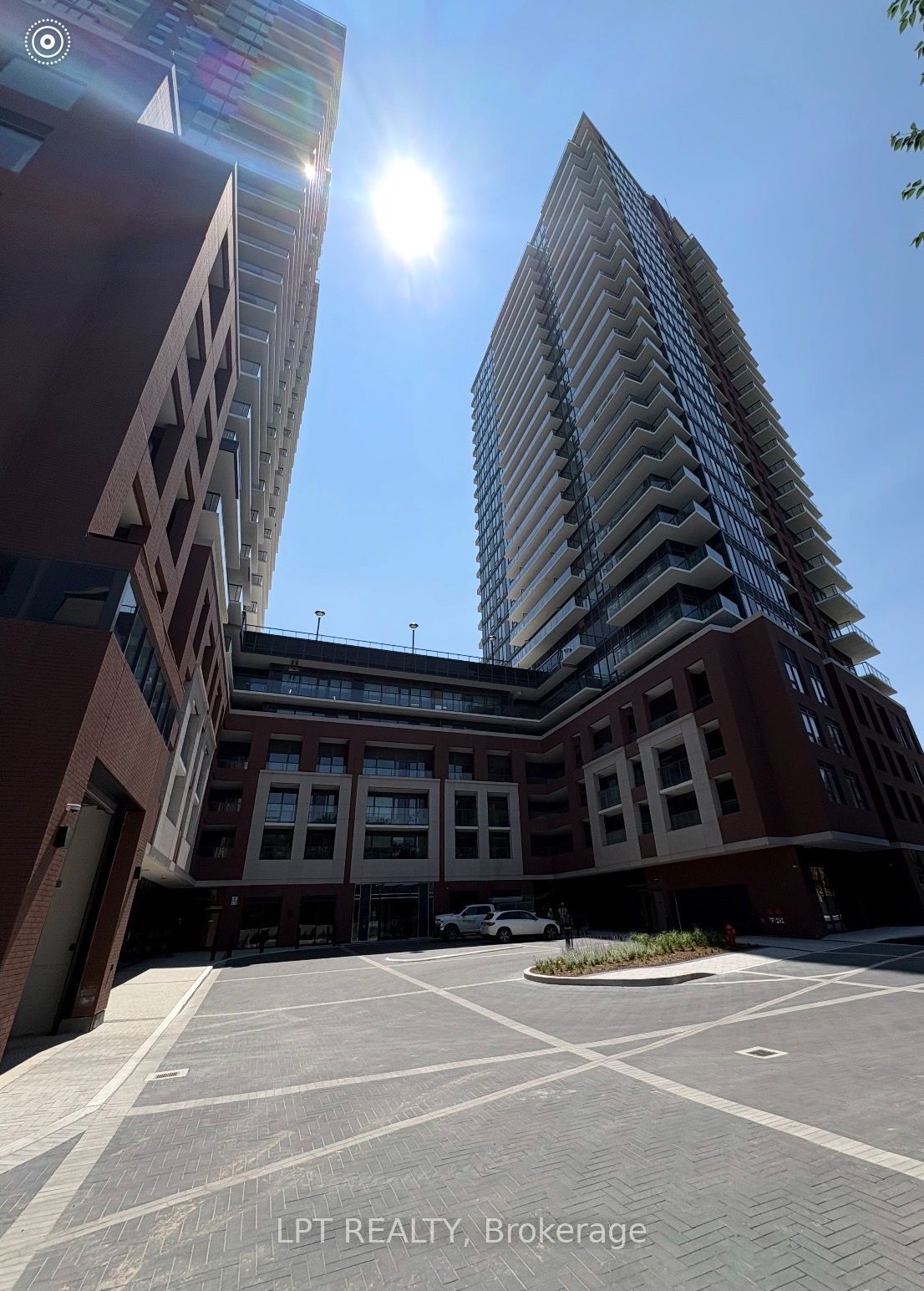 4010 Eglinton Avenue W 403, Toronto, ON M9A 0G5