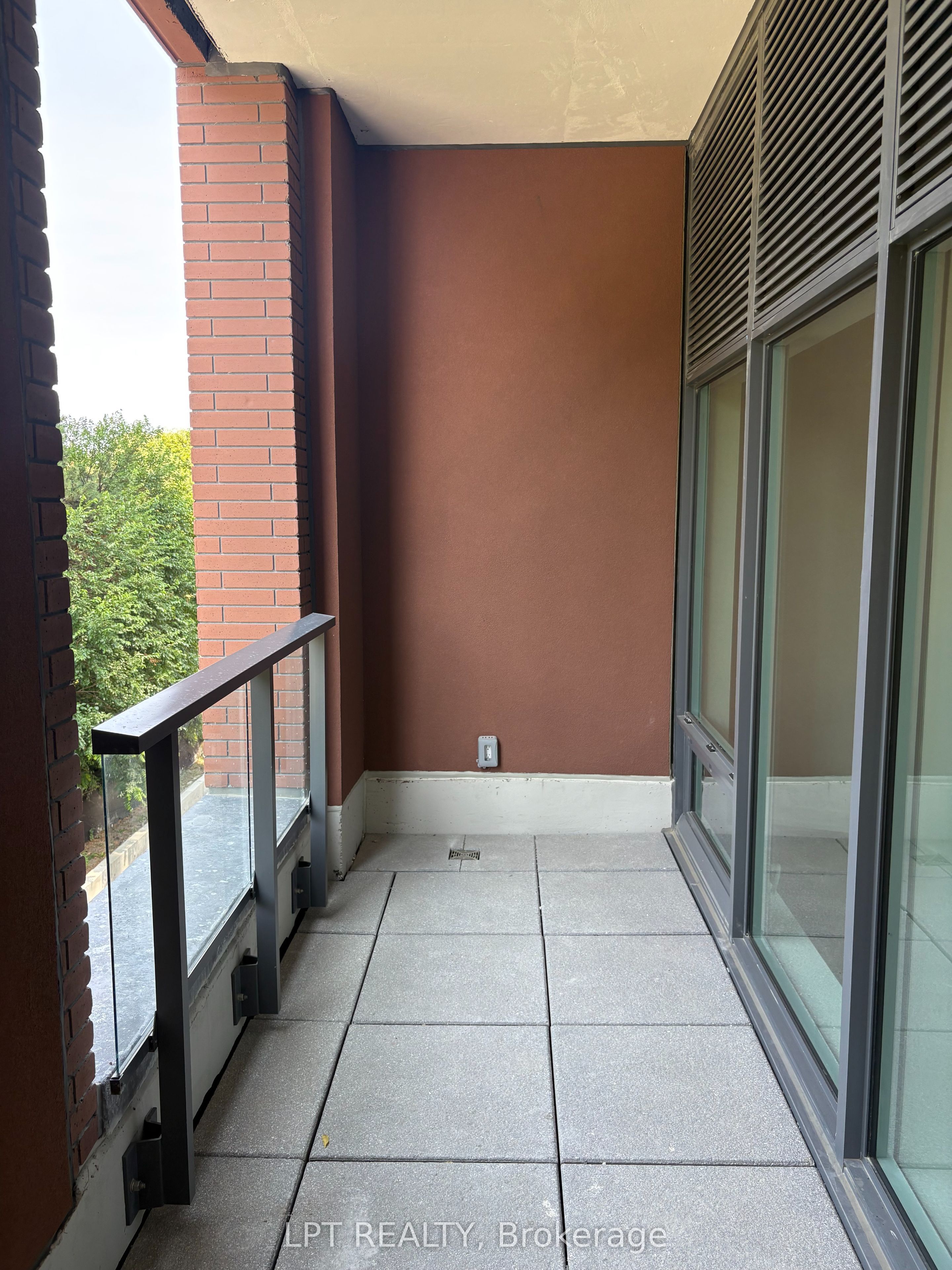 4010 Eglinton Avenue W 403, Toronto, ON M9A 0G5 photo 5