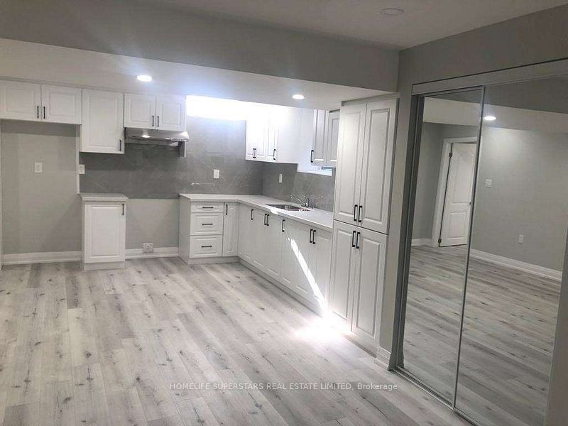31 Lexington Road N/A Basement Apartment, Brampton, ON L6P 2A9 photo 3