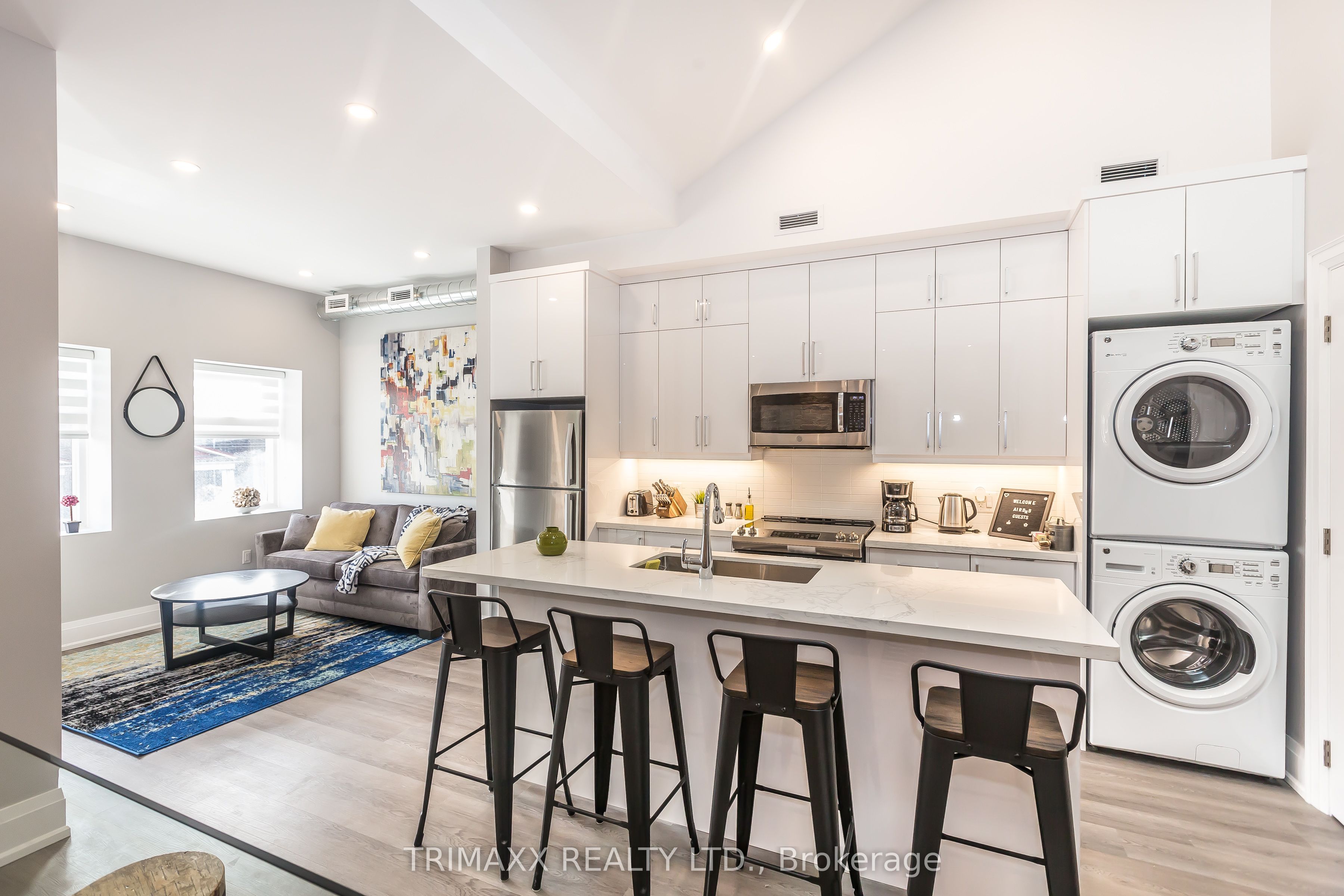 1220 King Street W #A, Toronto, ON M6K 1G4