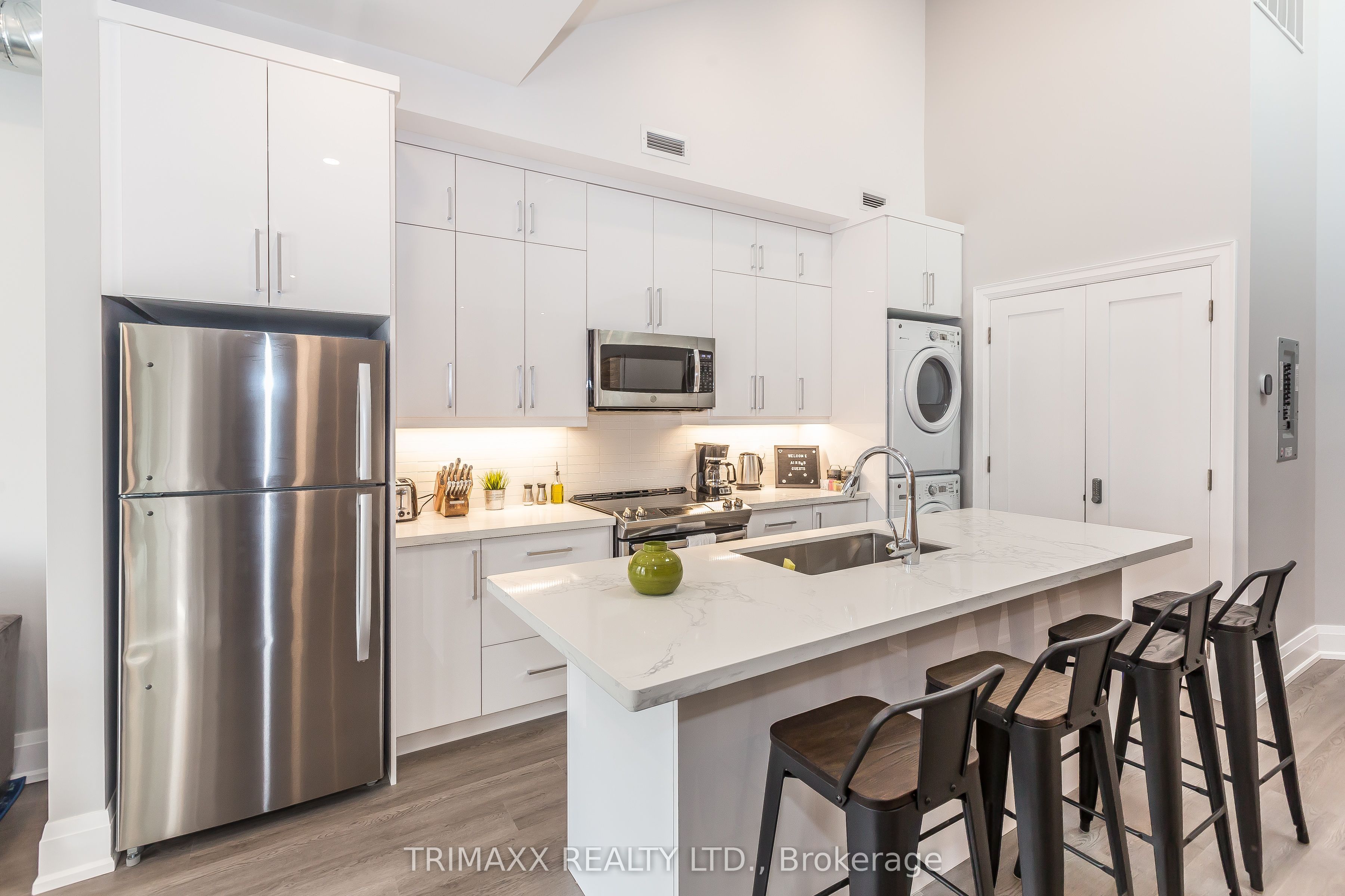 1220 King Street W #A, Toronto, ON M6K 1G4 photo 2
