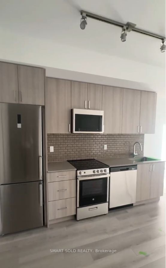 1005 Dundas Street E 607, Oakville, ON L6H 8C7 photo 4