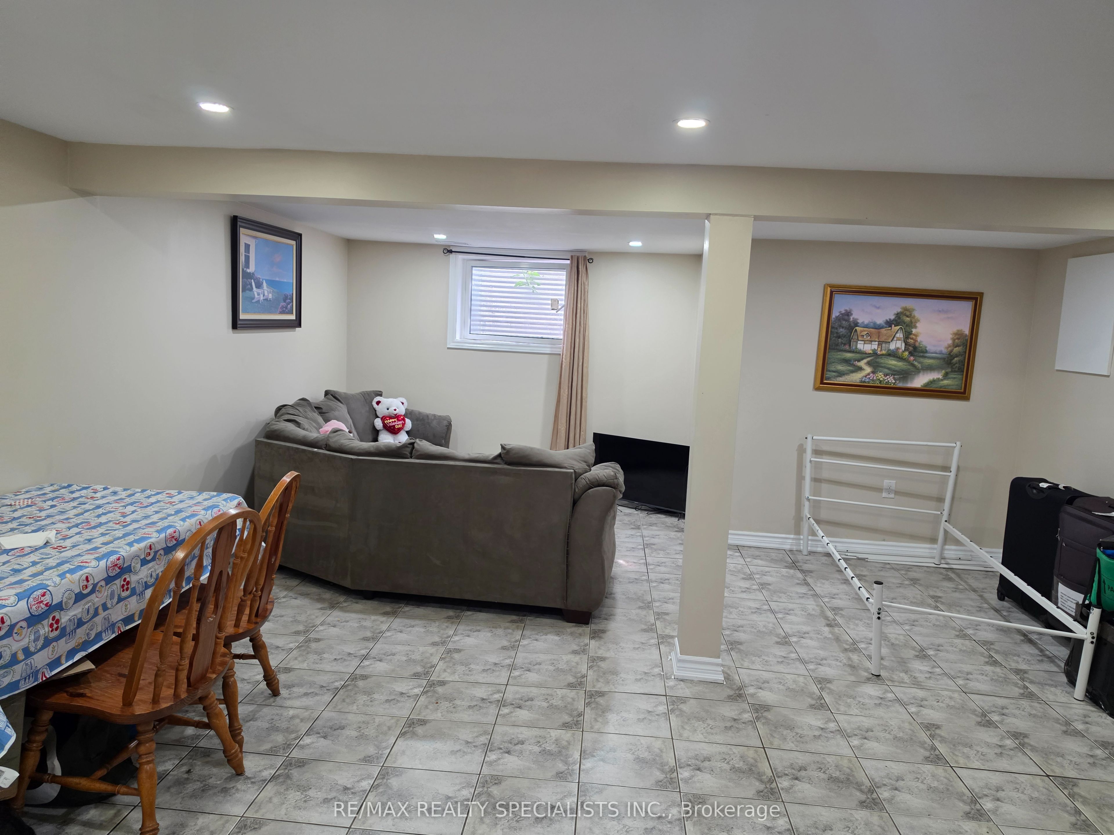 79 Gulliver Crescent, Brampton, ON L6S 1T1 photo 3