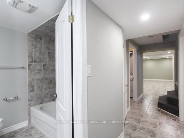 79 Gulliver Crescent, Brampton, ON L6S 1T1 photo 4