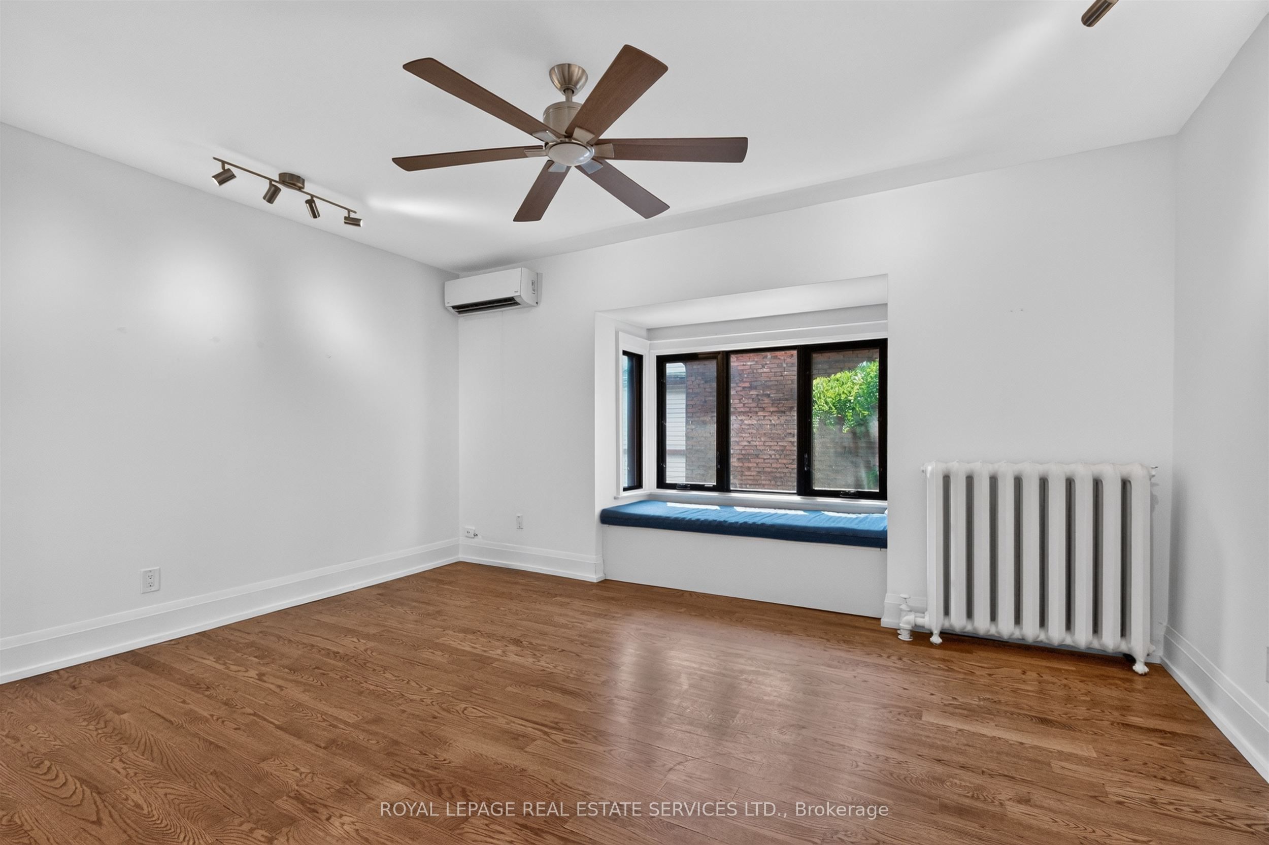 27 St Johns Road Upper Unit - 2nd/3rd, Toronto, ON M6P 1T7 photo 4