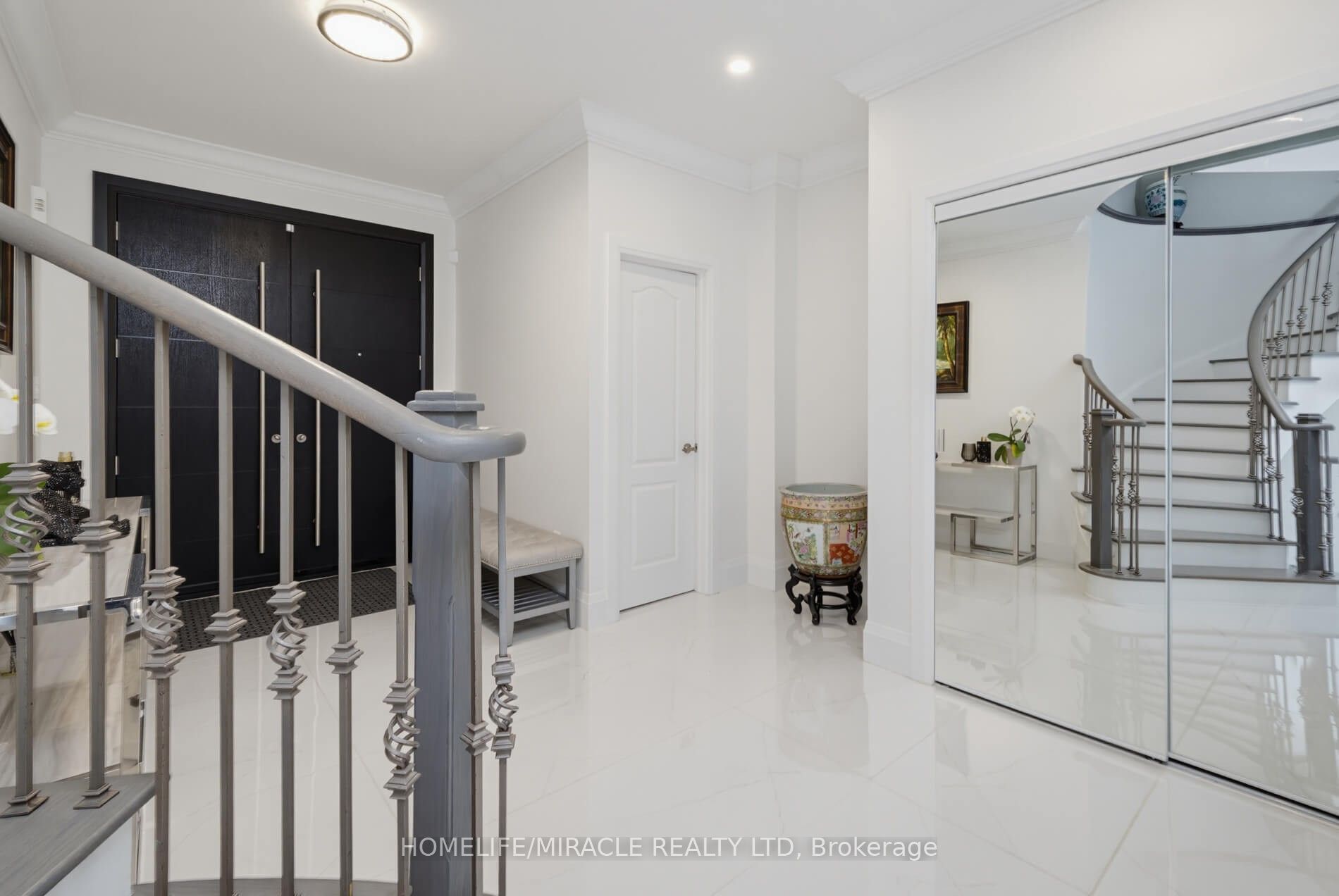 7350 Glamorgan Way, Mississauga, ON L5N 7Z3 photo 4