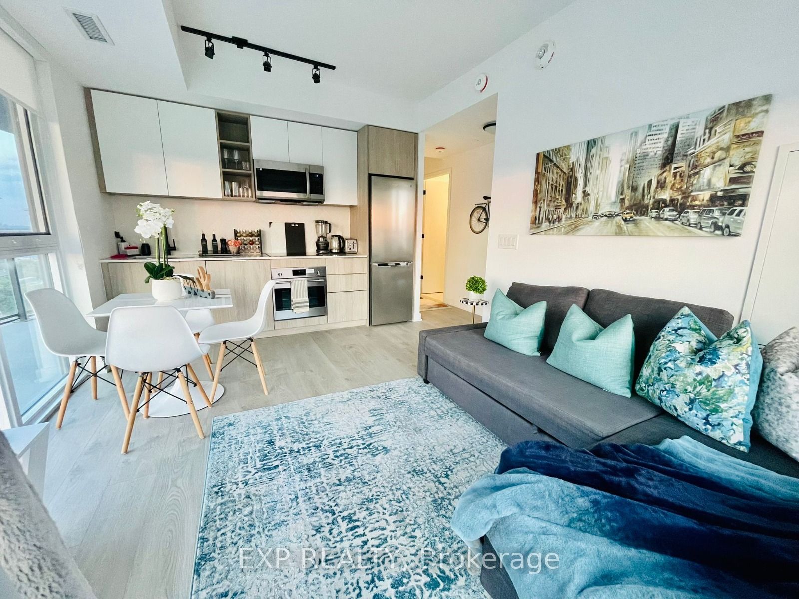 36 Zorra Street 1003, Toronto, ON M8Z 0G5