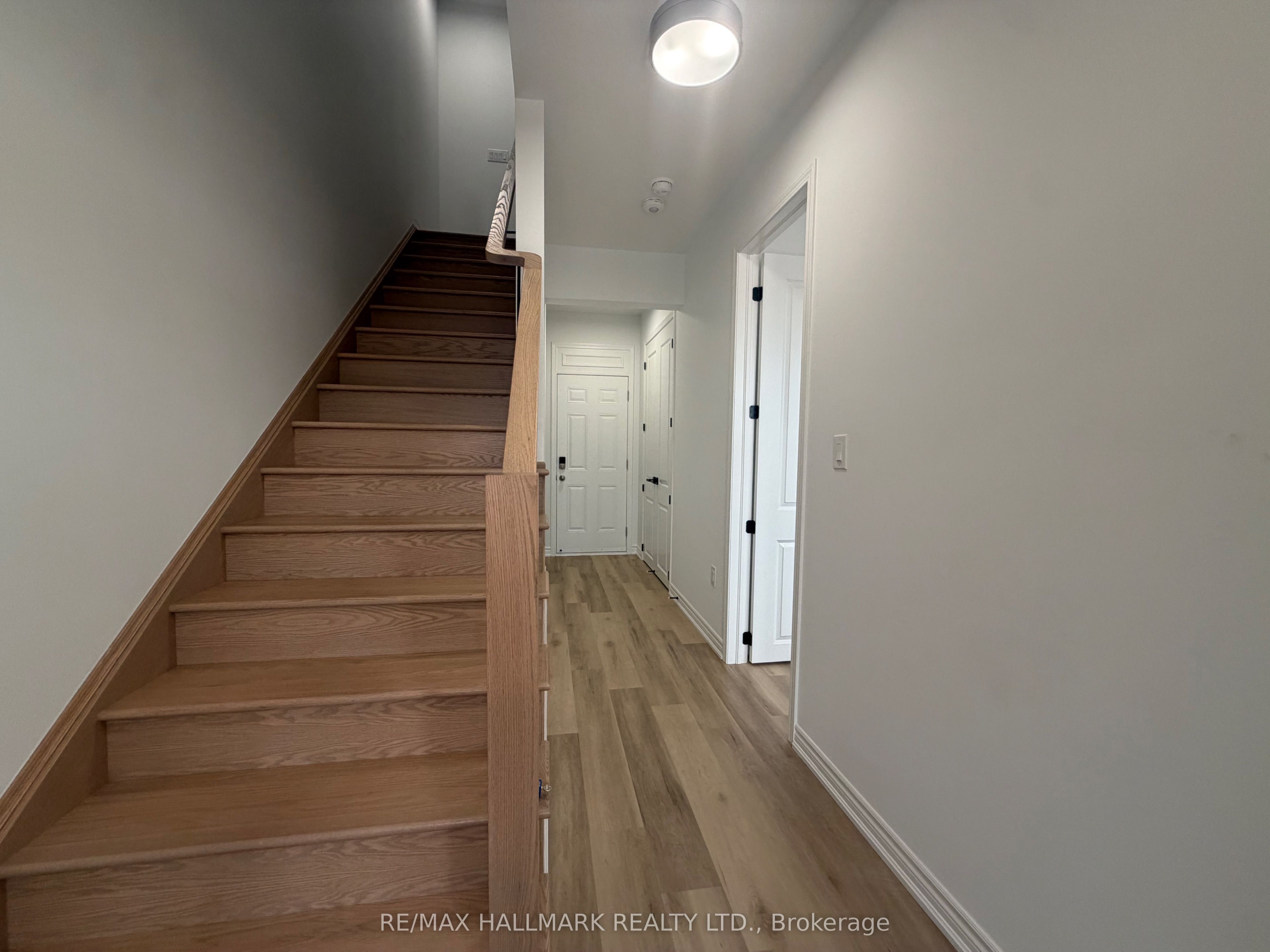 3384 Wrybill Path, Oakville, ON L6H 8E4 photo 4