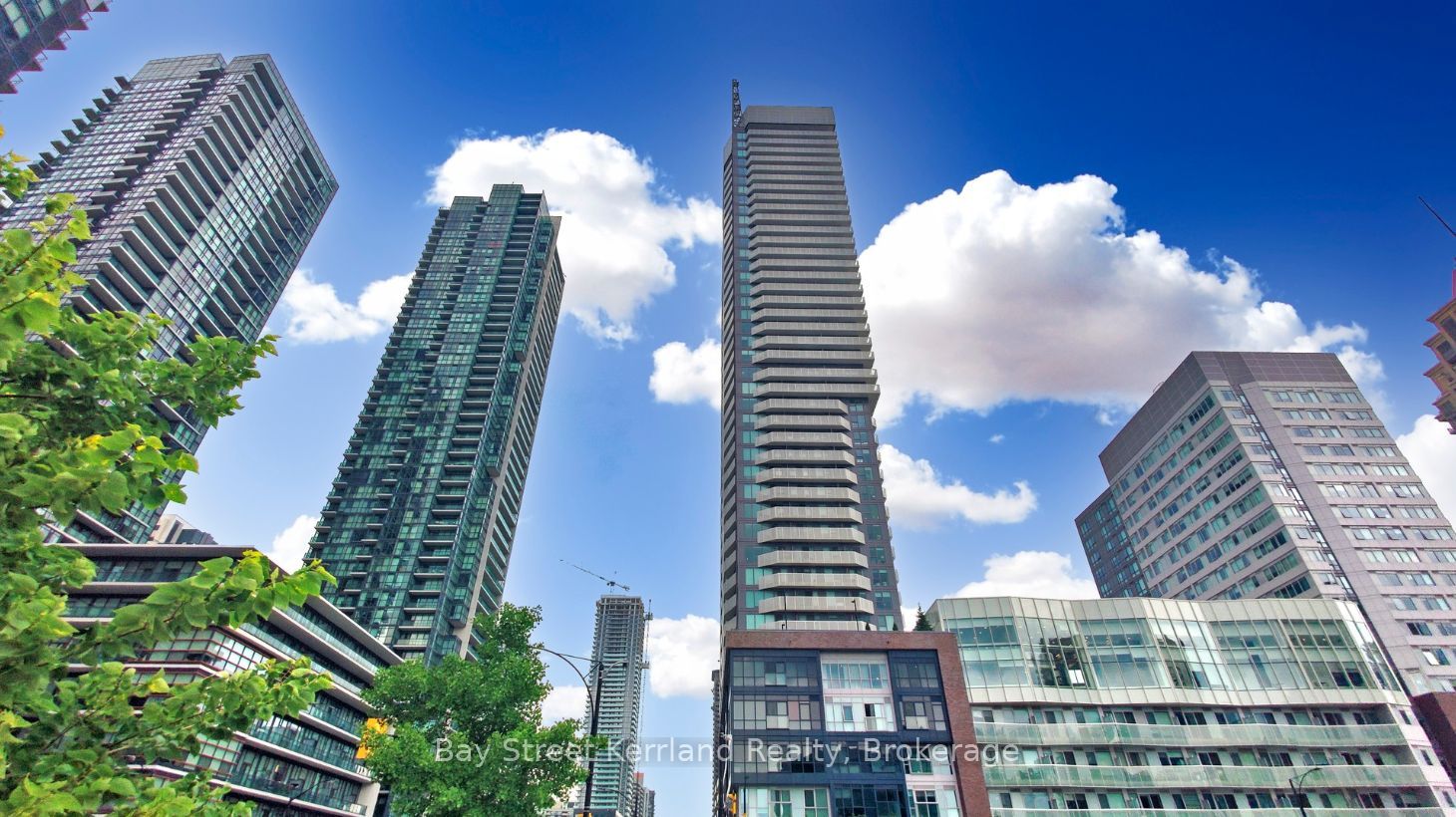 4065 Confederation Parkway 402, Mississauga, ON L5B 0L4