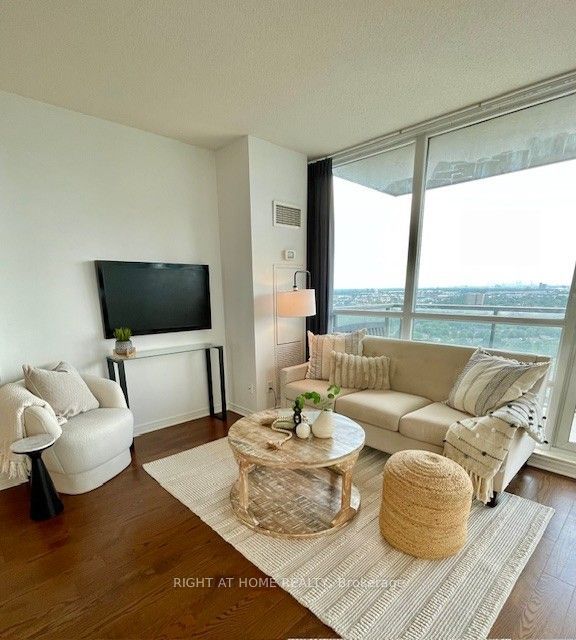 2240 Lake Shore Boulevard W 3104, Toronto, ON M8V 0B1 photo 2