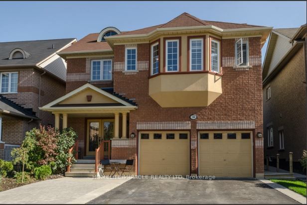 30 Masters Green Crescent, Brampton, ON L7A 3K6