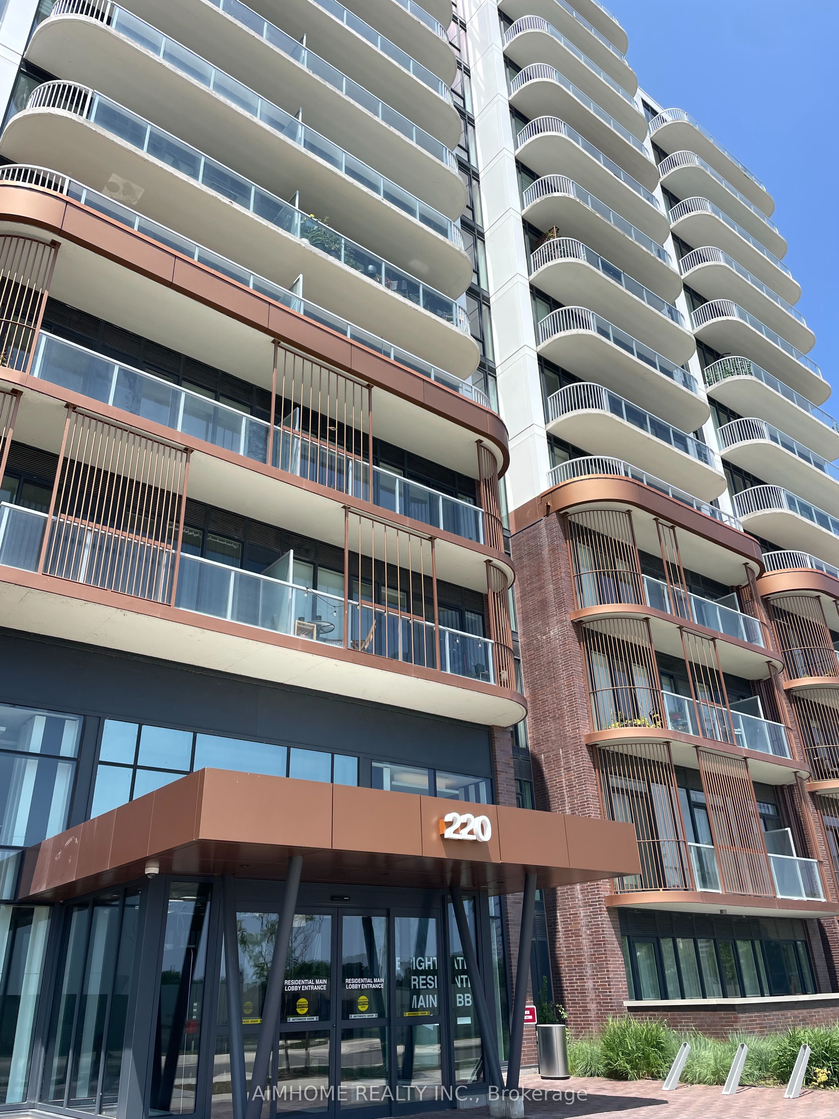 220 Missinnihe Way 306, Mississauga, ON L5H 0A9