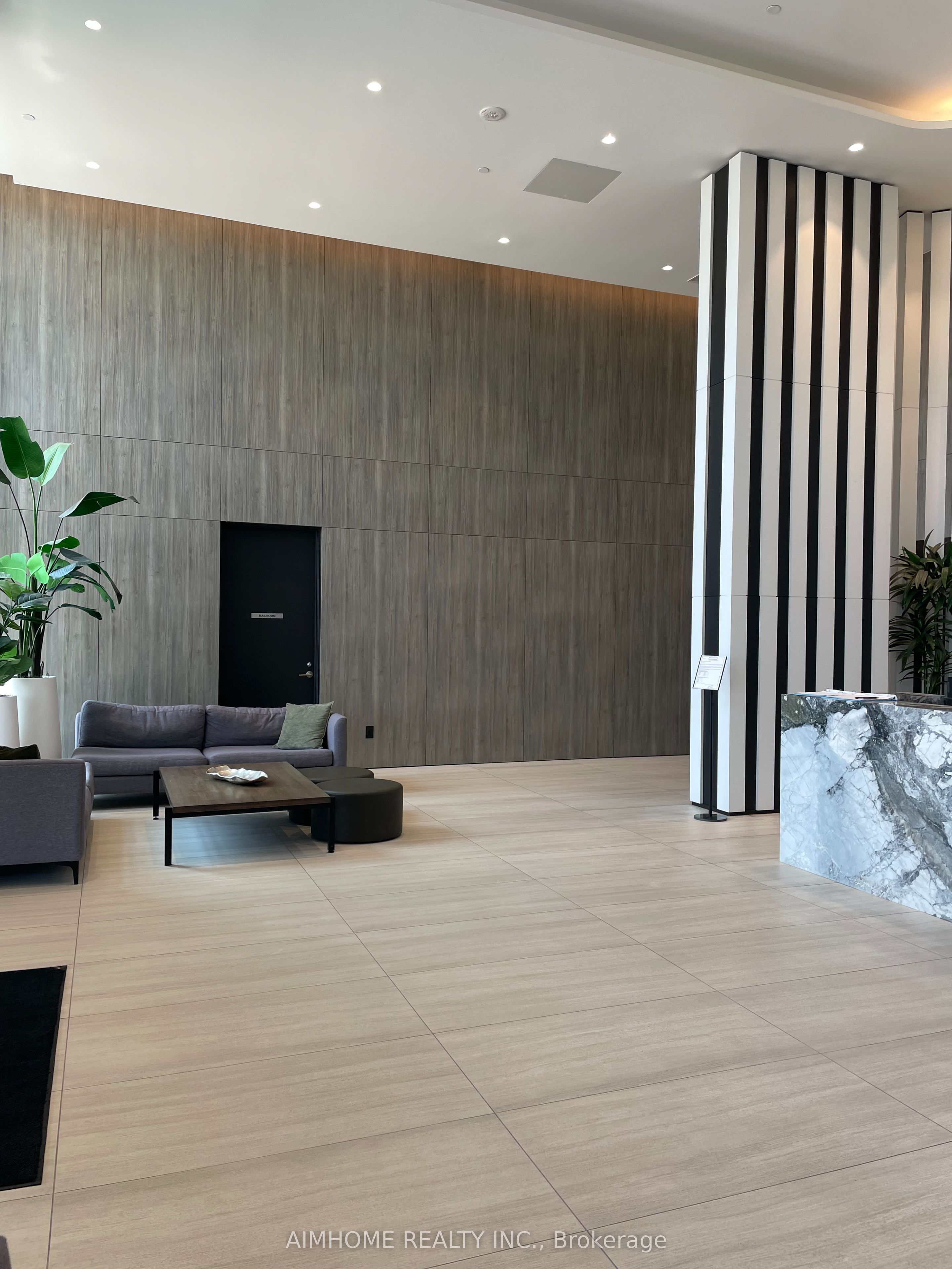 220 Missinnihe Way 306, Mississauga, ON L5H 0A9 photo 3