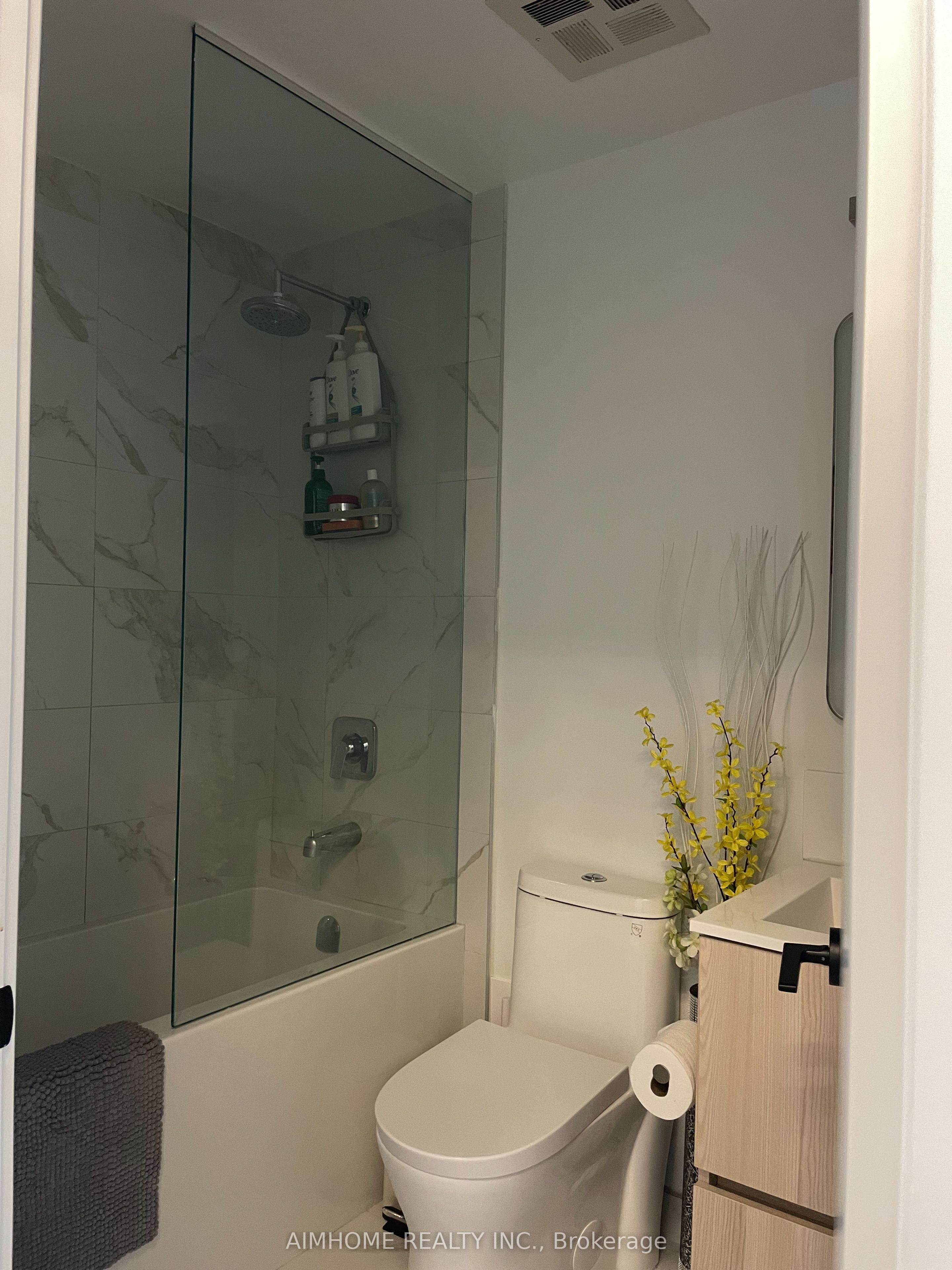 220 Missinnihe Way 306, Mississauga, ON L5H 0A9 photo 5